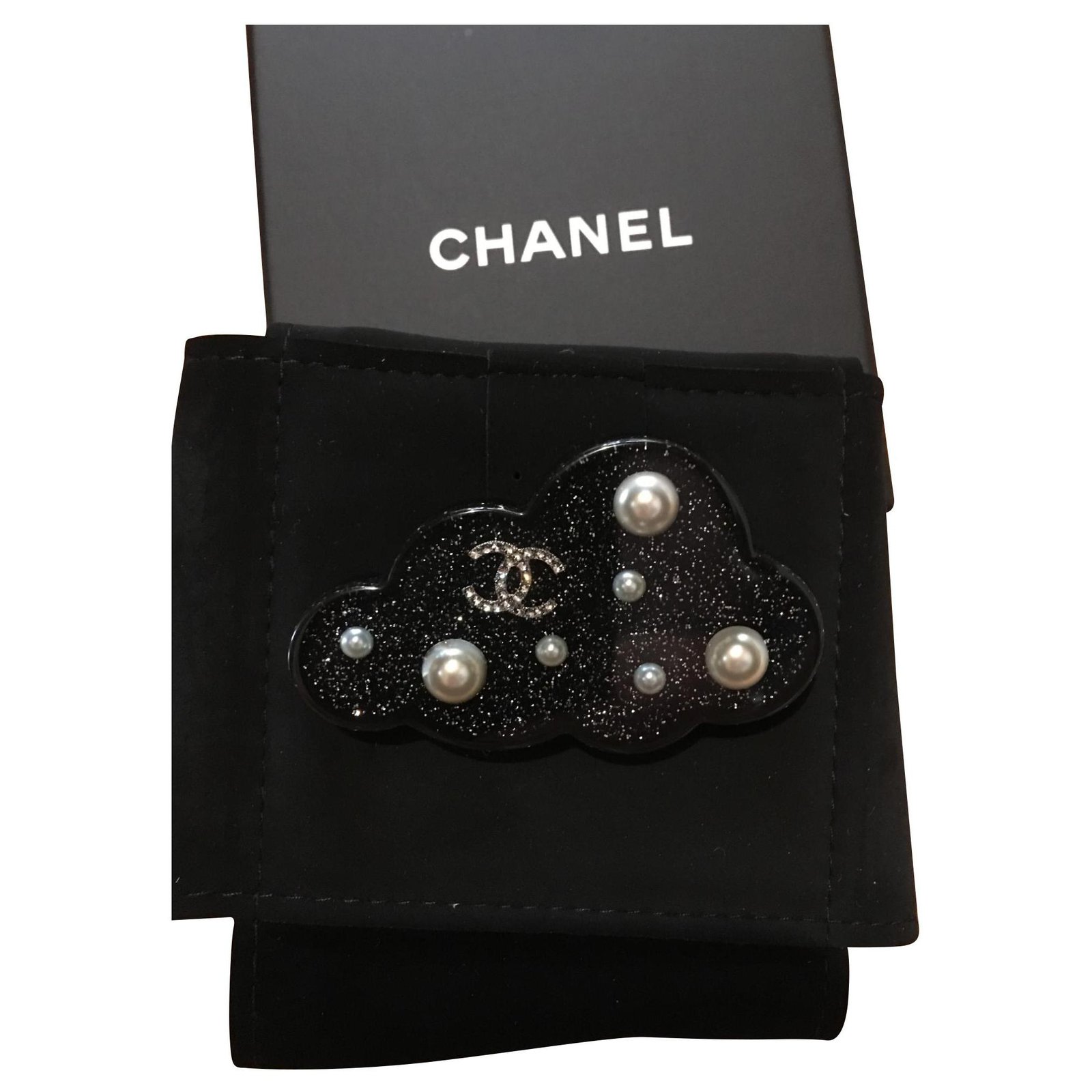 Chanel Pins & brooches Black Resin ref.135003 - Joli Closet