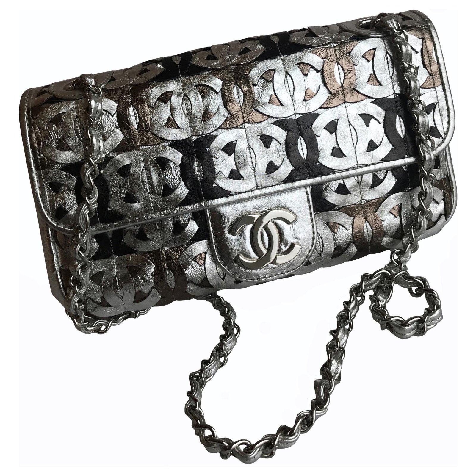 Timeless Chanel Limited Laser Cut Logo Classic Flap Bag Silvery Leather  ref.137557 - Joli Closet