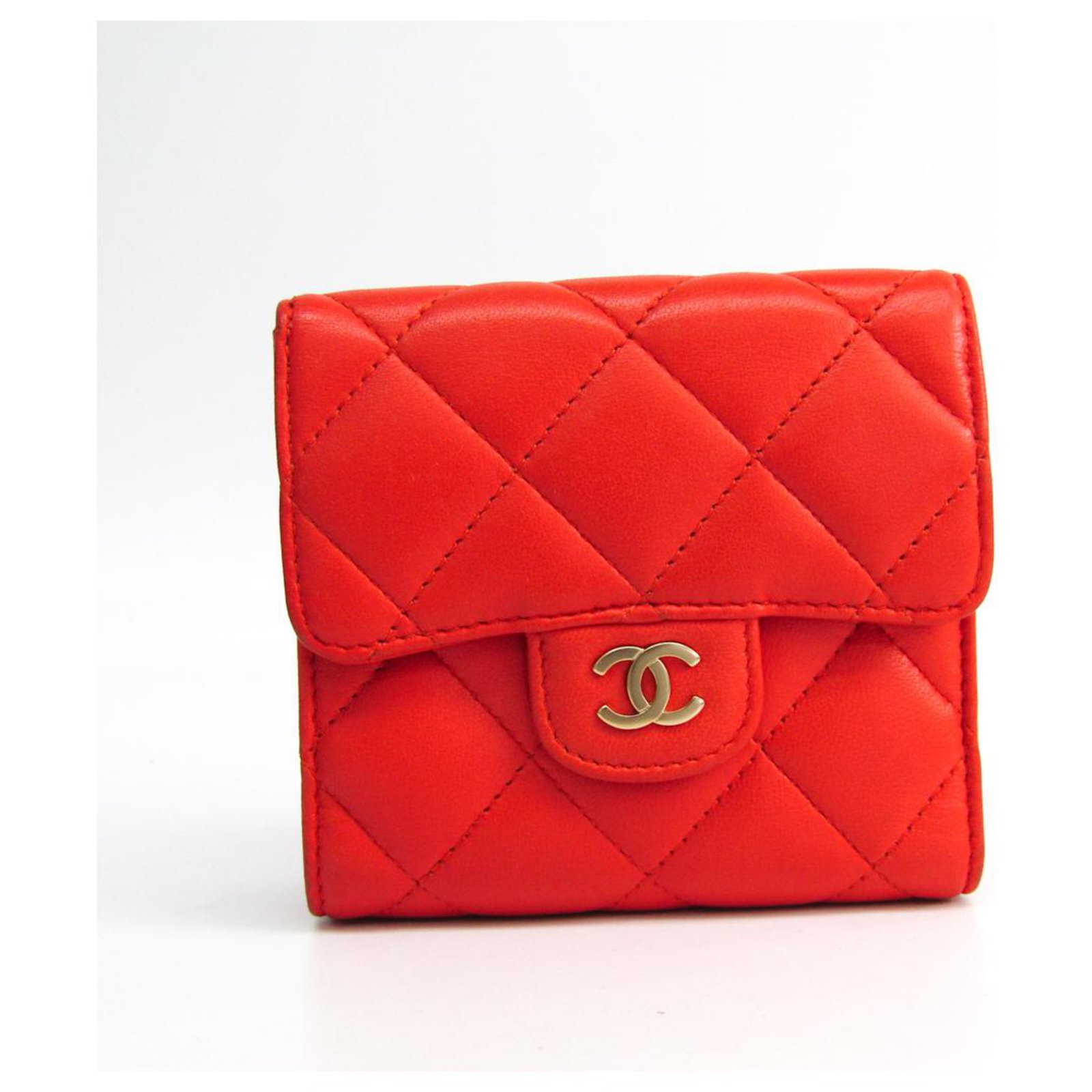 Chanel Red Matelasse Compact Wallet Leather Pony-style calfskin ref.138106  - Joli Closet