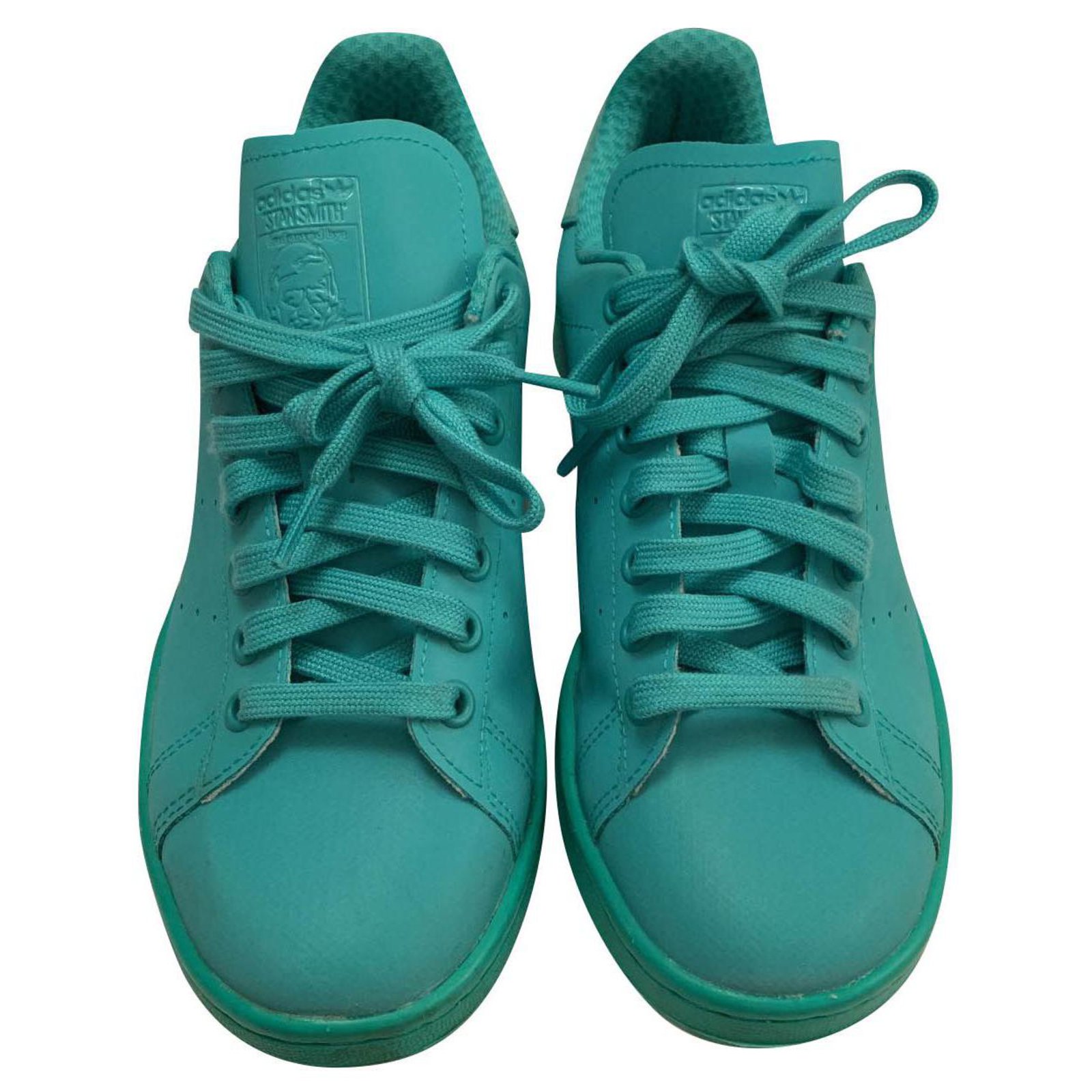 Pair of adidas Stan smith turquoise 39 1/3 كريم واقي الشمس