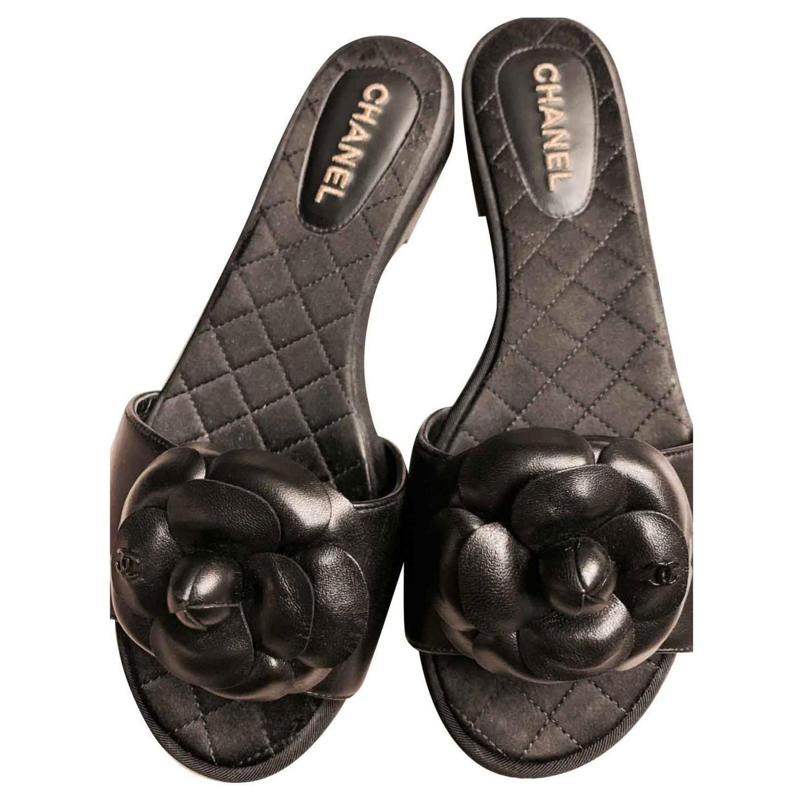 Chanel black leather slides slippers sandals EU37 ref.138881 - Joli Closet