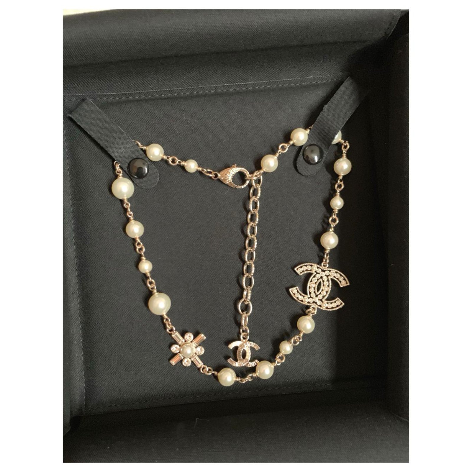 Chanel Pearl Necklace 2019 ref.141655 - Joli Closet
