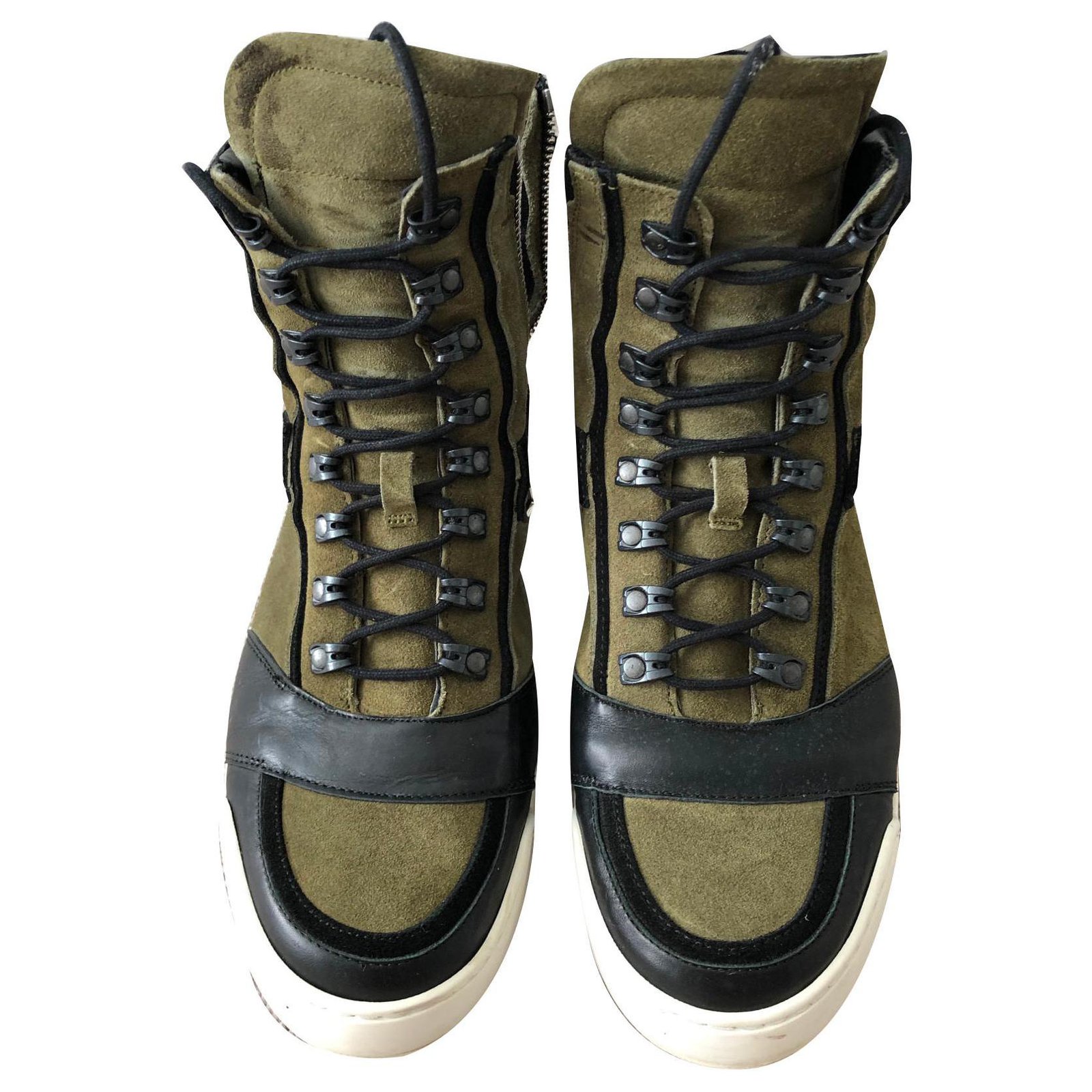 Balmain Sneakers Khaki Suede ref.142415 Closet