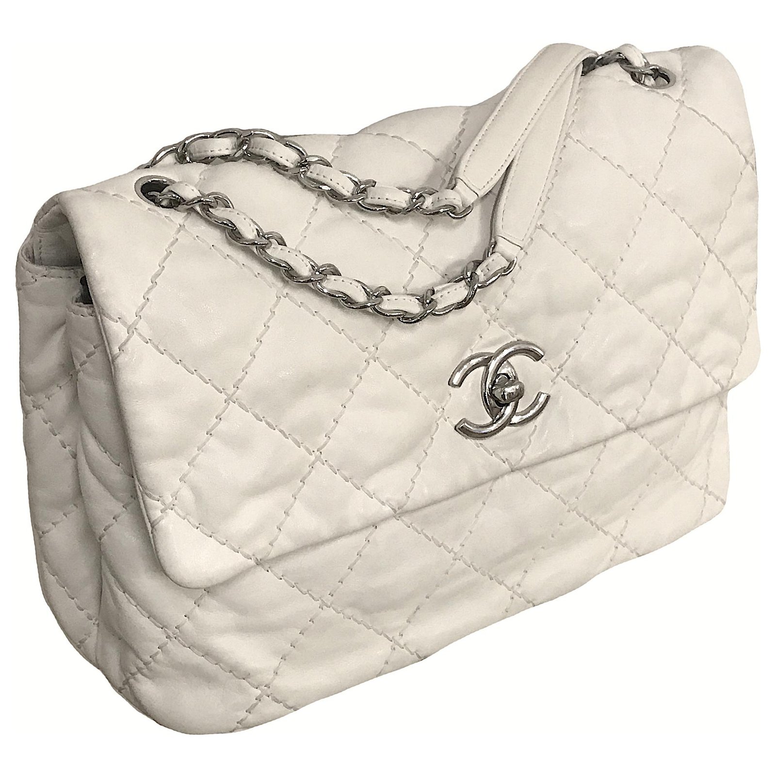Chanel 22 Handbags  Les Intemporels Paris