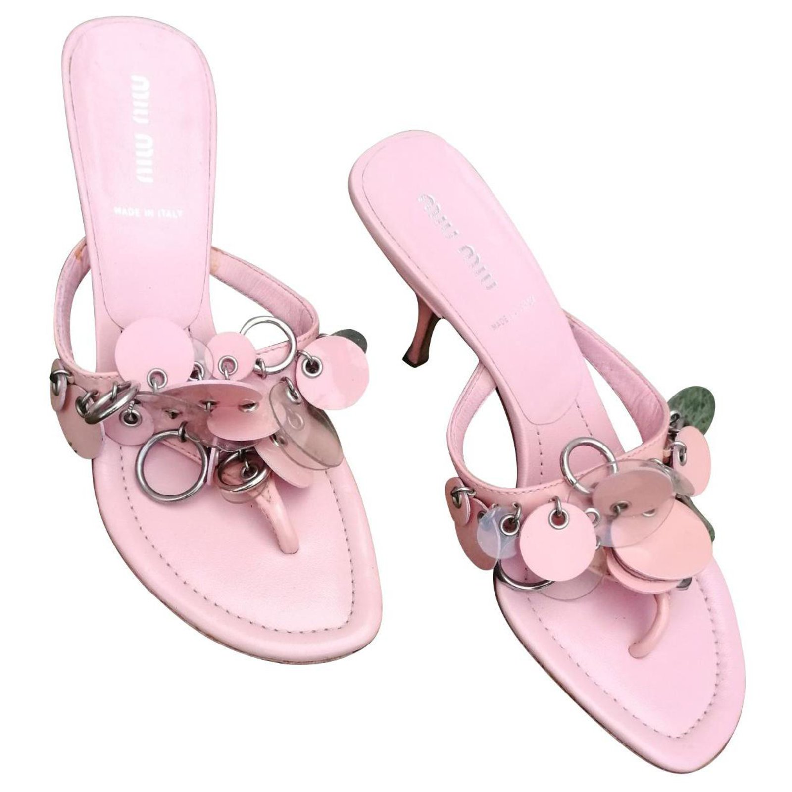 miu miu flip flops