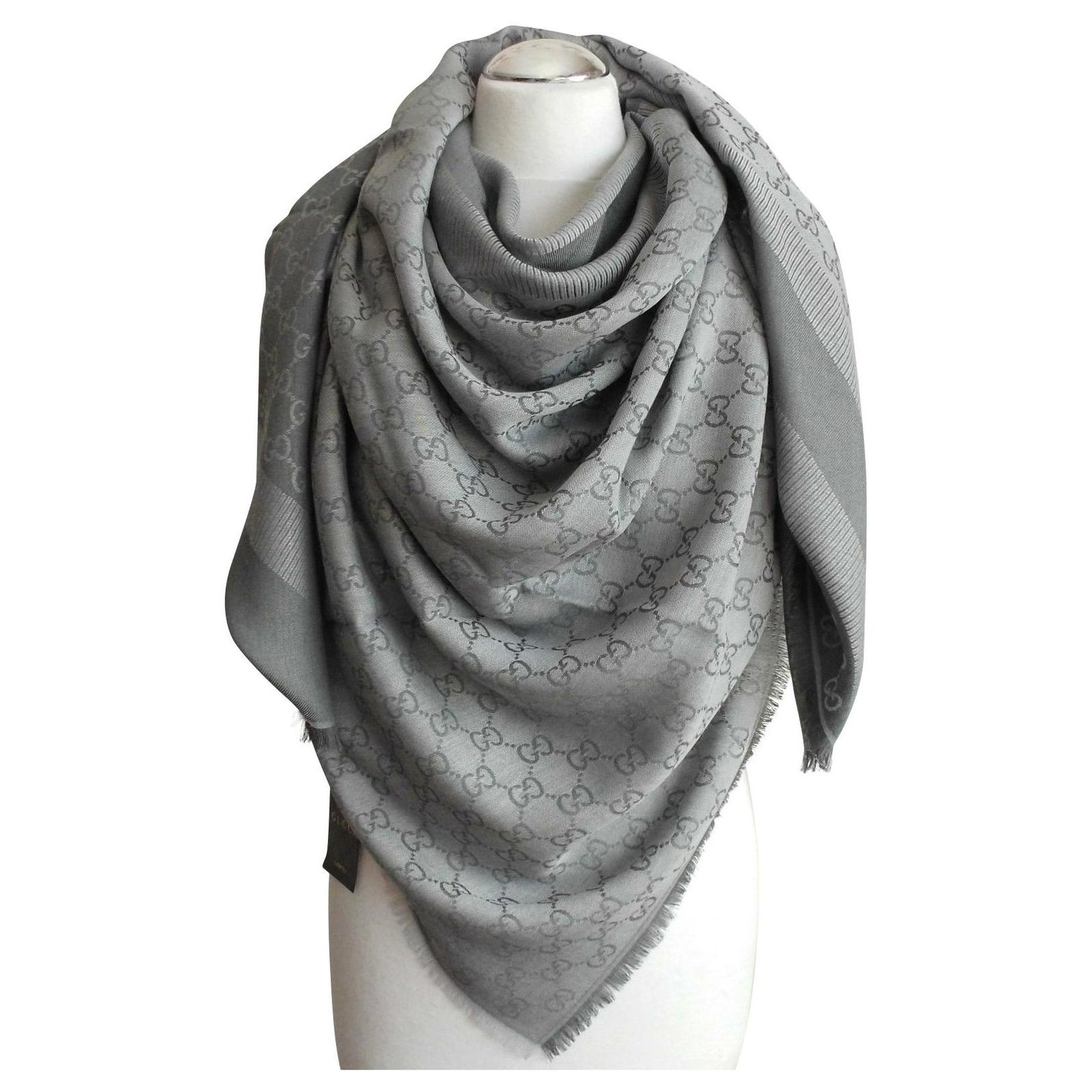 GRAY SCARF GUCCI NEW Grey Silk Wool ref.151114 - Joli Closet