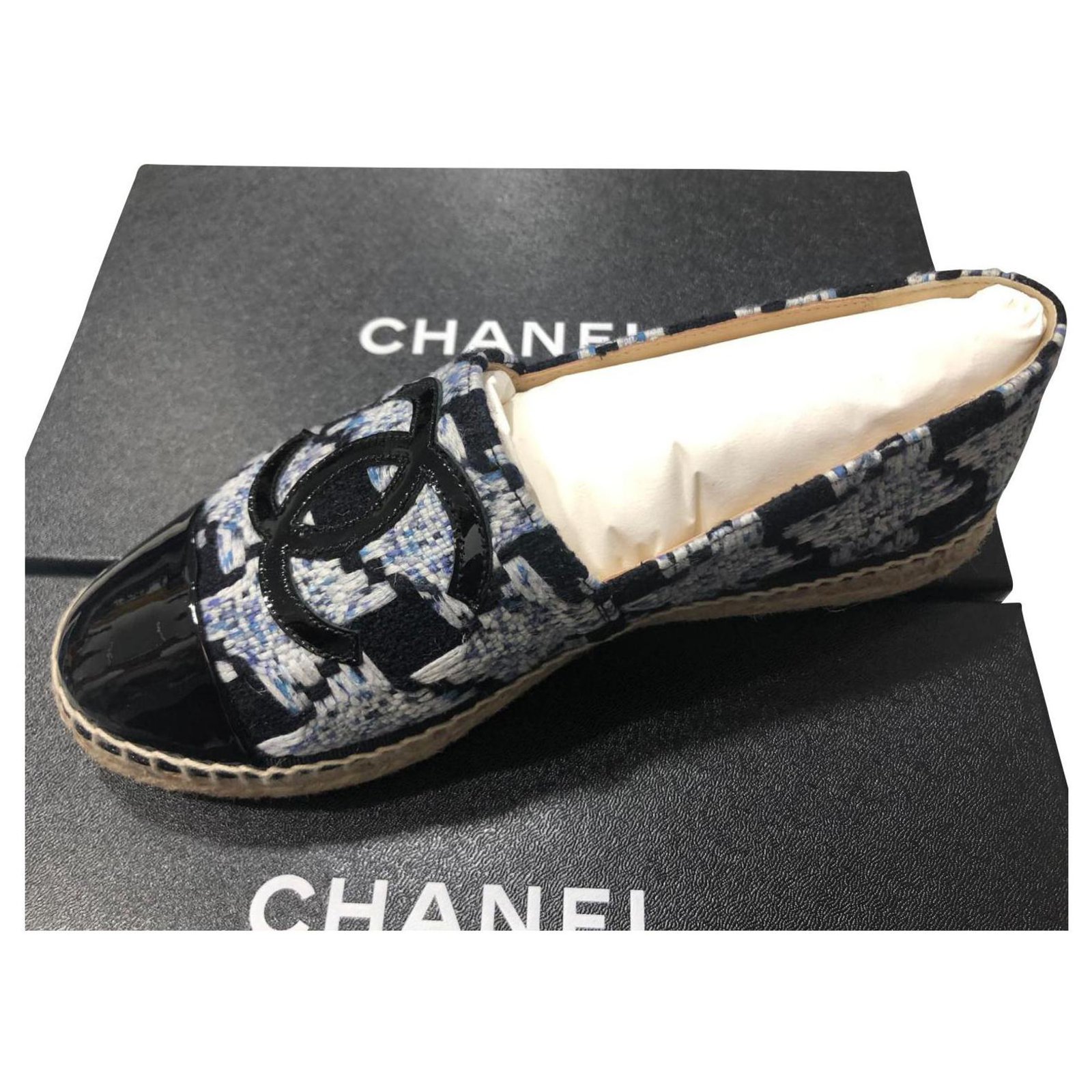 Espadrilles Chanel White Light blue Dark blue Tweed ref.153598 - Joli Closet