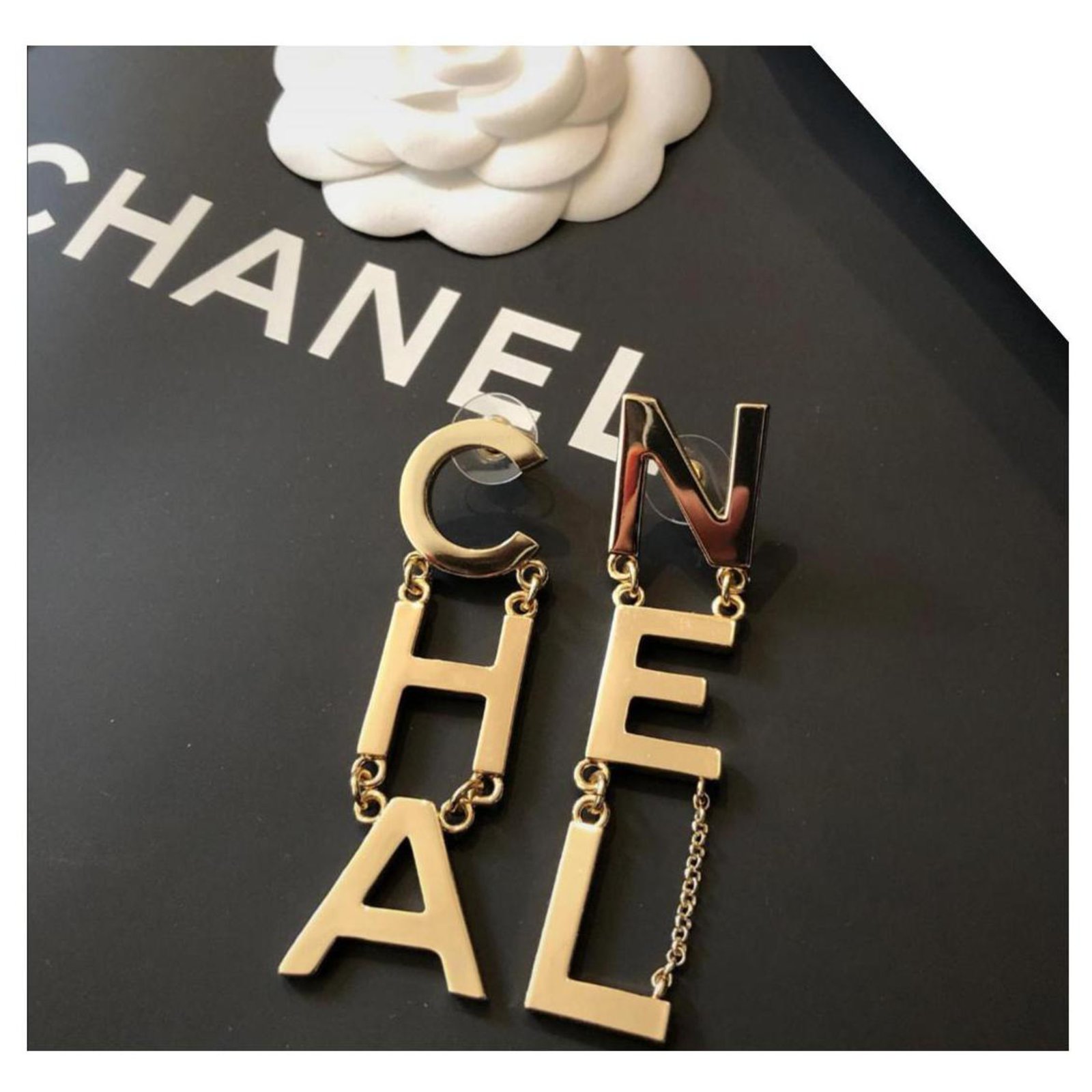 CHANEL Earring COCO Mark metal gold 93 P Women Used