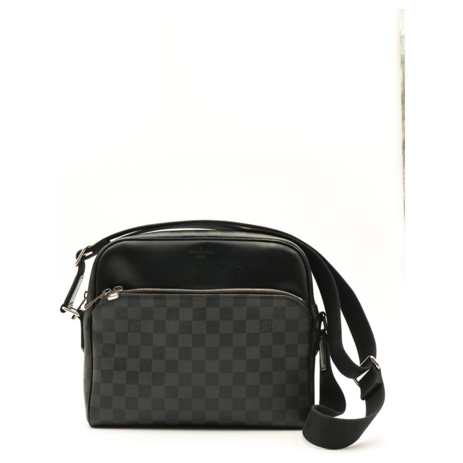 Louis Vuitton Gray checkerboard sling bag Dark grey Patent leather  ref.848633 - Joli Closet