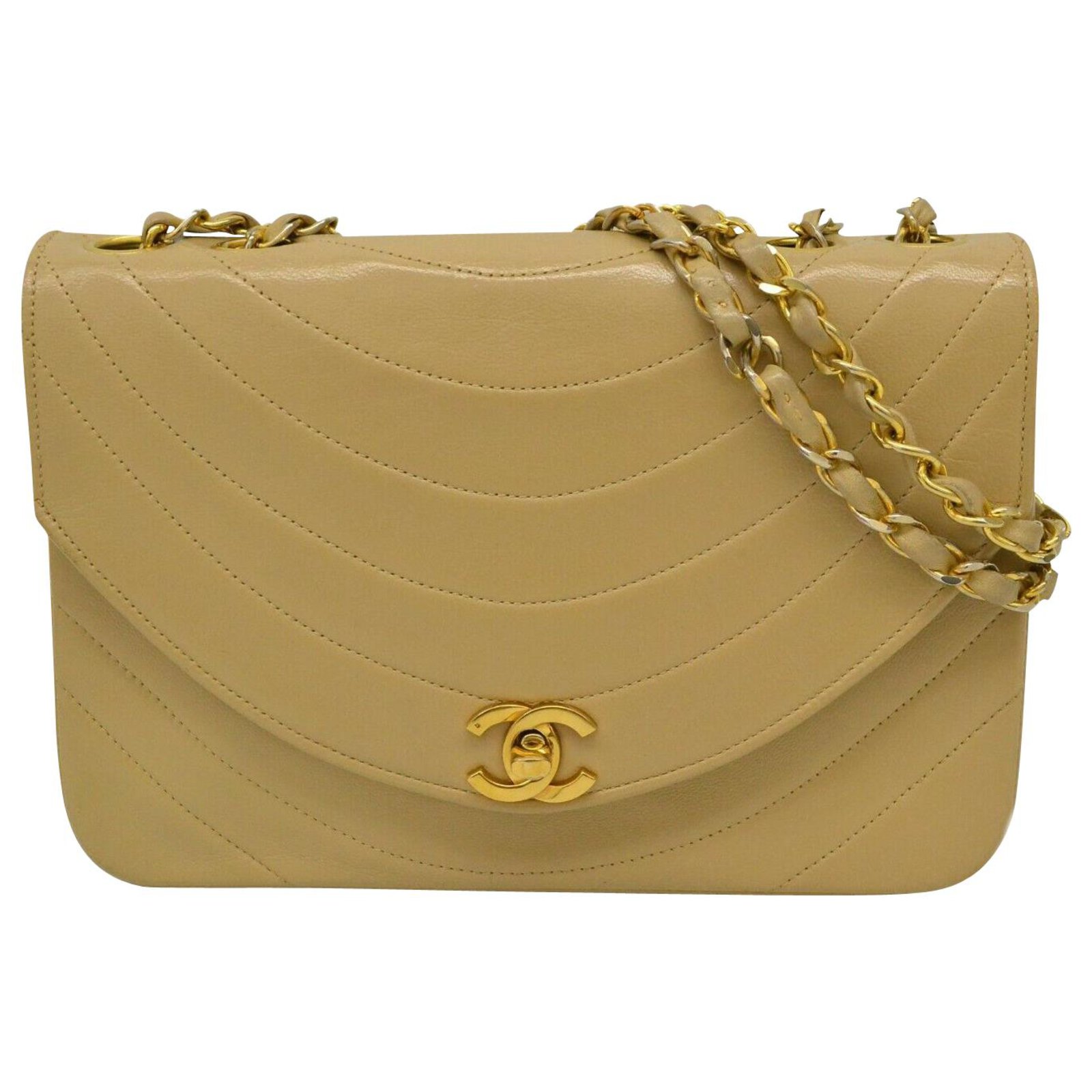 chanel pochette shoulder bag