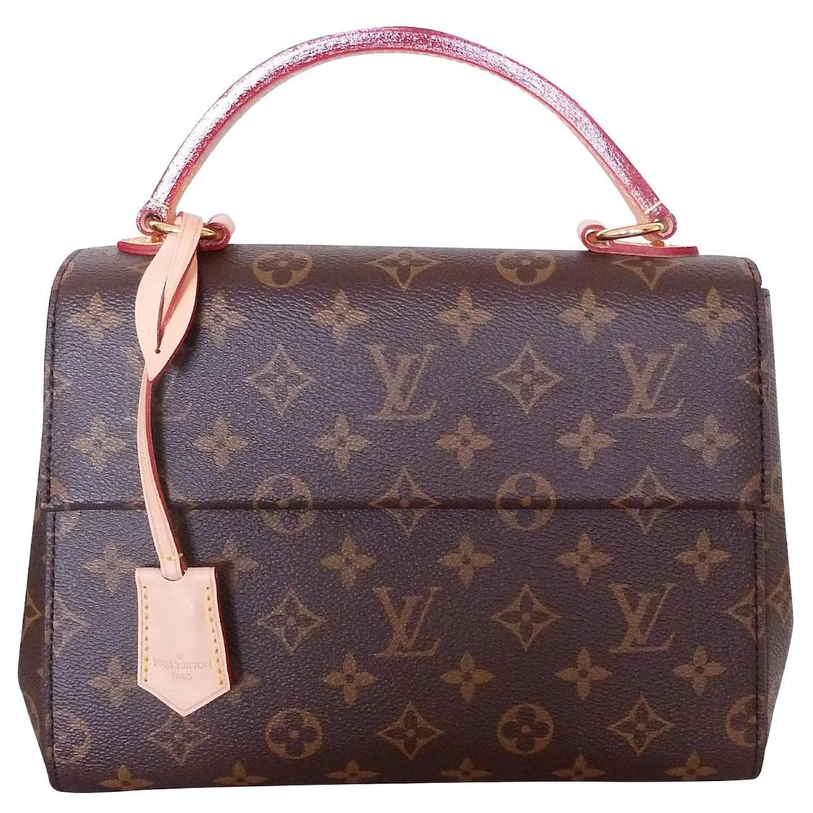 Borsa Louis Vuitton Cluny BB Monogram Marrone scuro Pelle ref.158622 - Joli  Closet