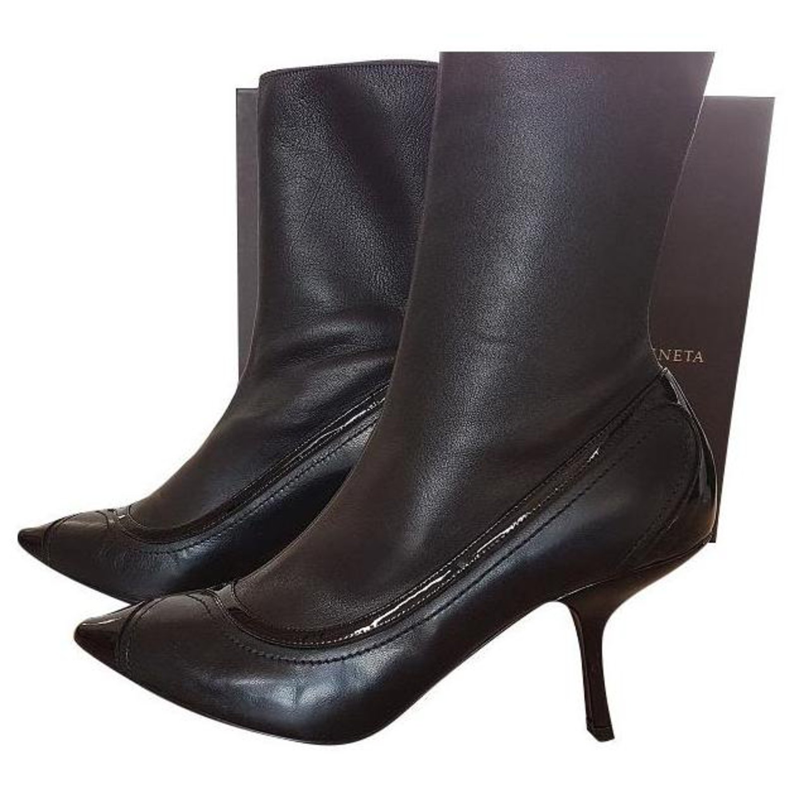 bottega veneta leather ankle boots