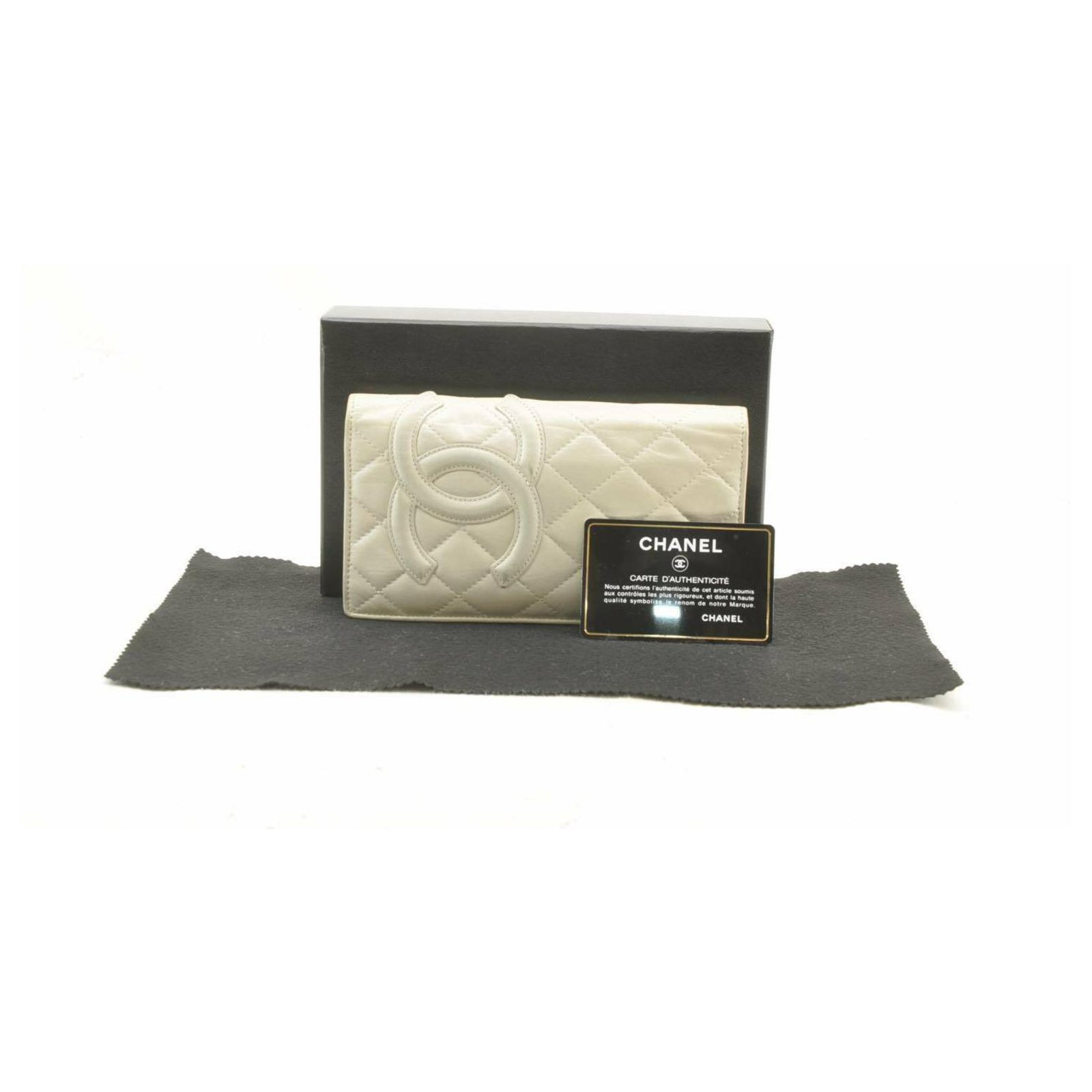 Chanel Cambon Line Long Wallet Perl White Leather ref.163478 - Joli Closet