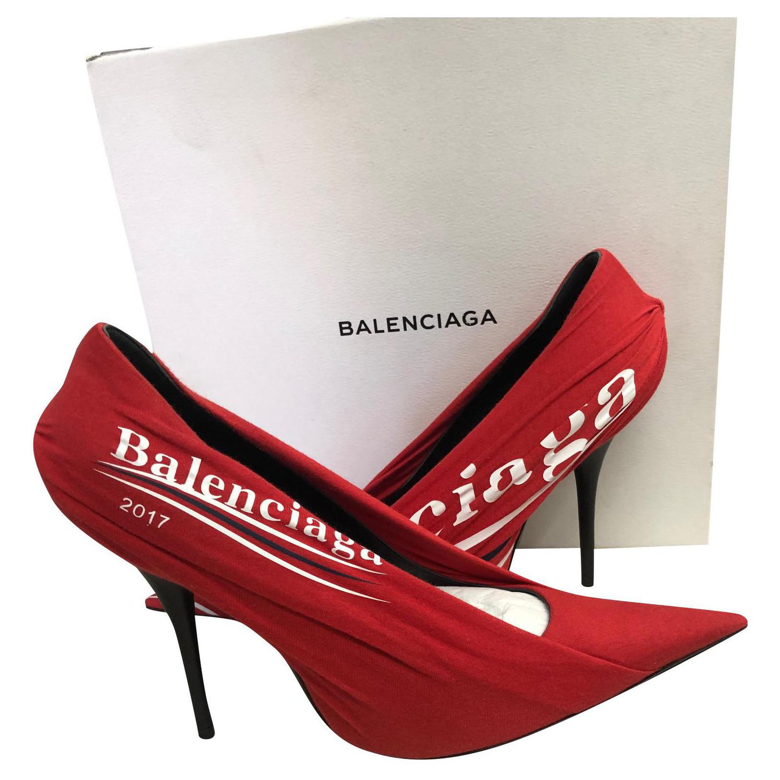 Giày Nữ Balenciaga Round Slippers Sandals Black 695000WCAE11090  LUXITY