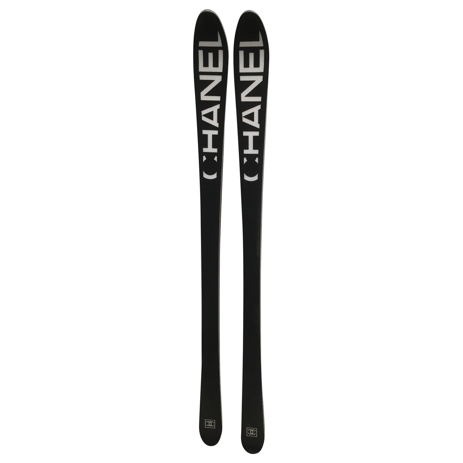Skis CHANEL noir et blanc - VALOIS VINTAGE PARIS