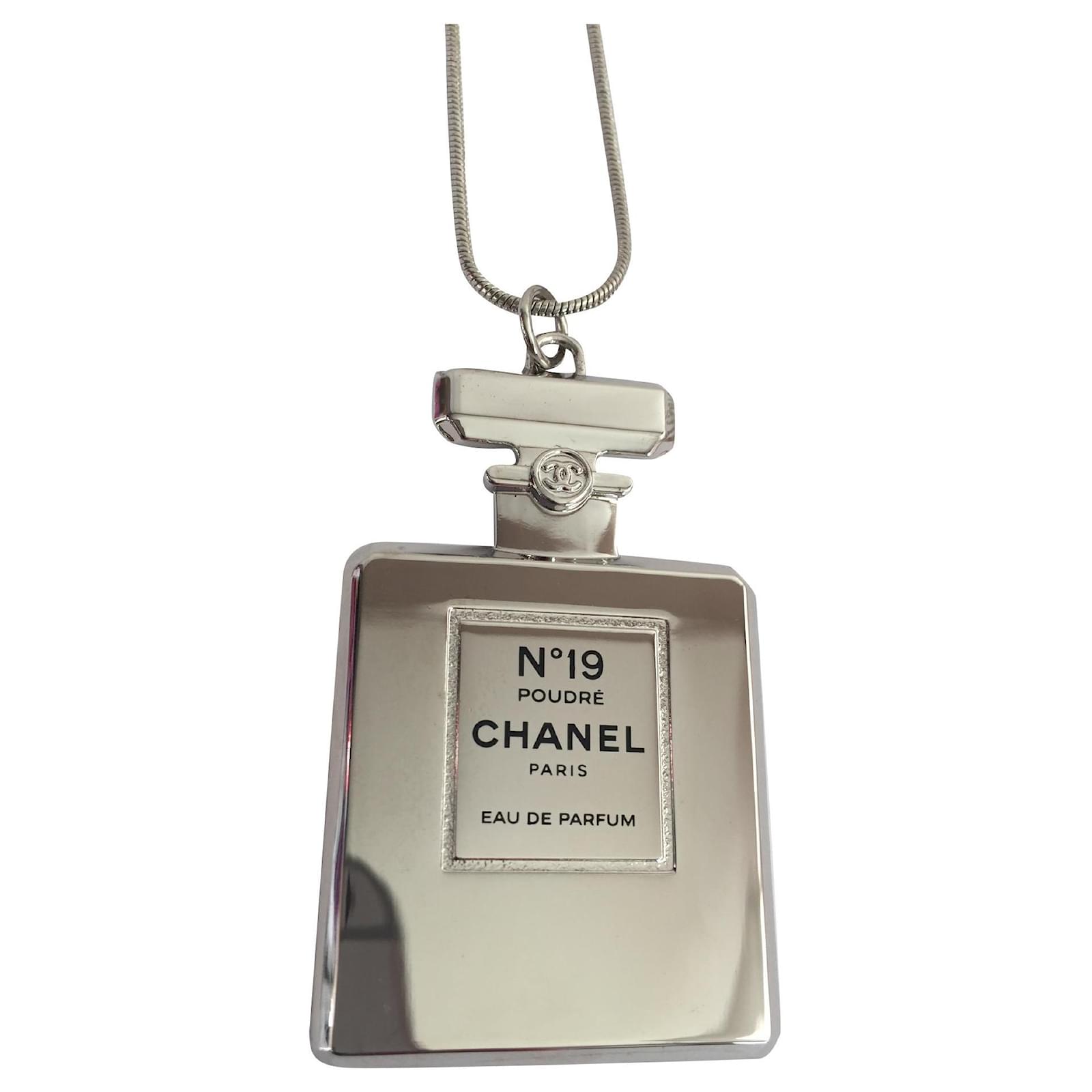 Chanel Collier Pendentif N°19 poudré NEUF Métal Argenté ref.173598