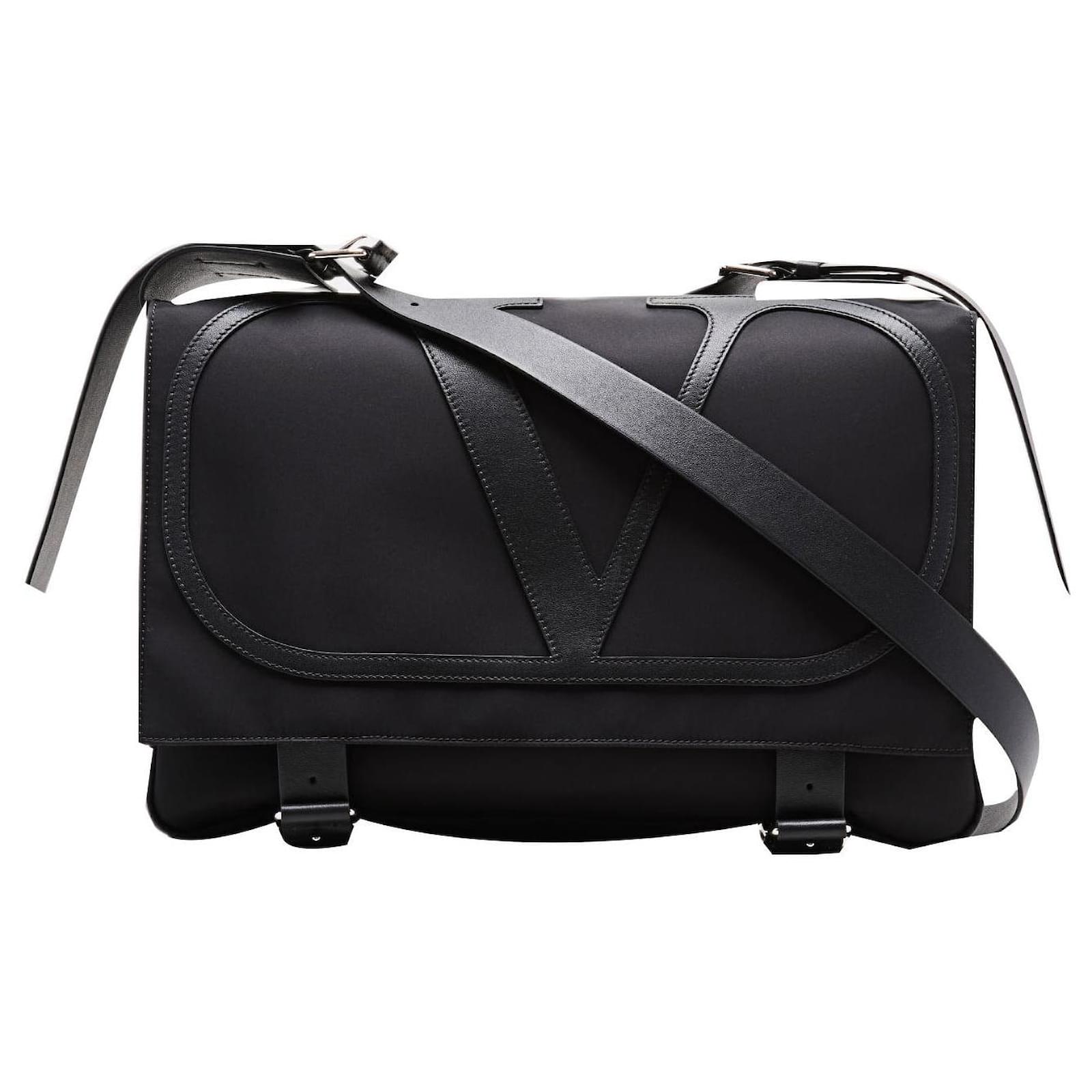 Valentino Garavani Valentino messenger bag new Black ref.175515 Joli