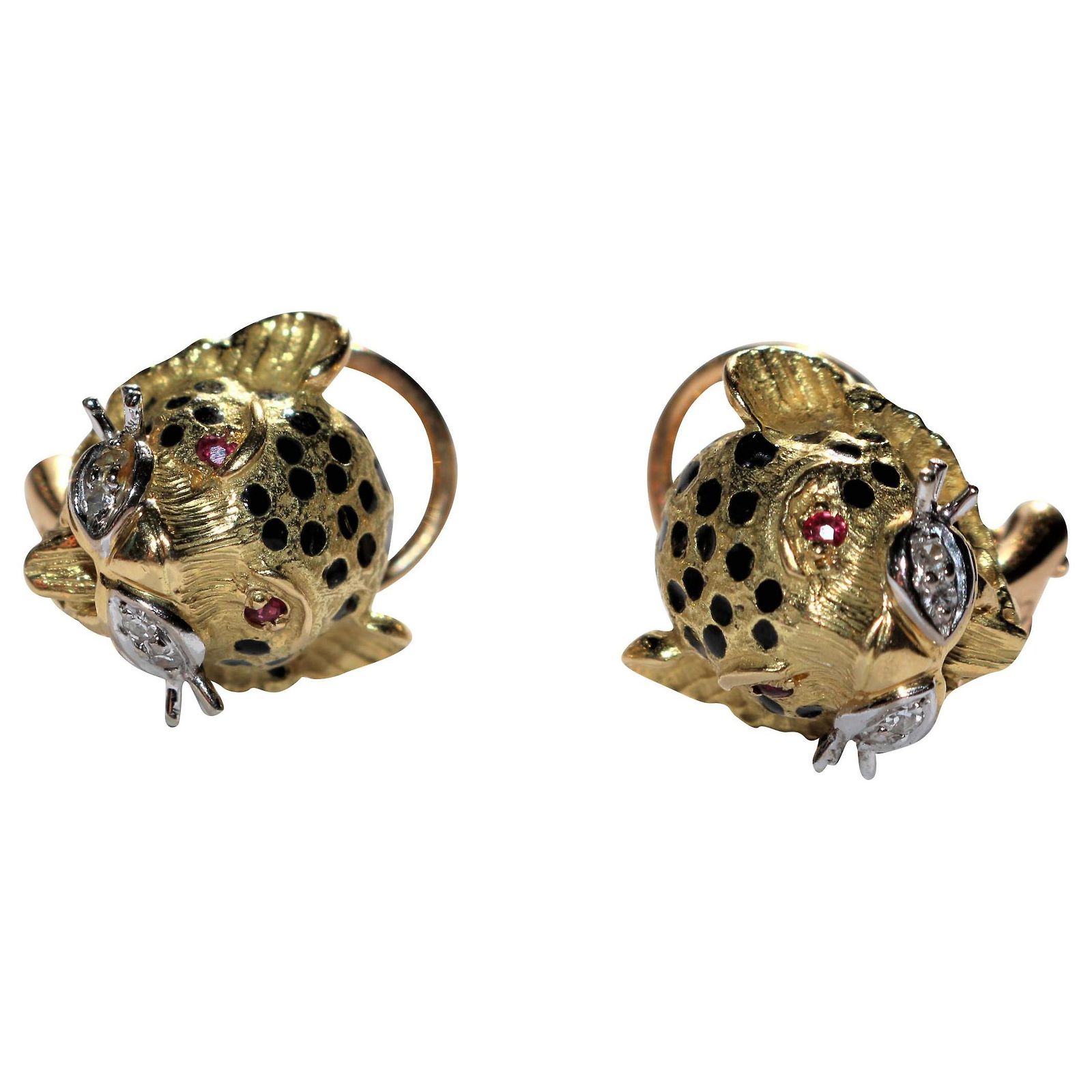 Boucles D'oreilles Pendantes Panthère Doré Aux Yeux Verts Et Cristal - Bijoux Des Lys, Style Audacieux