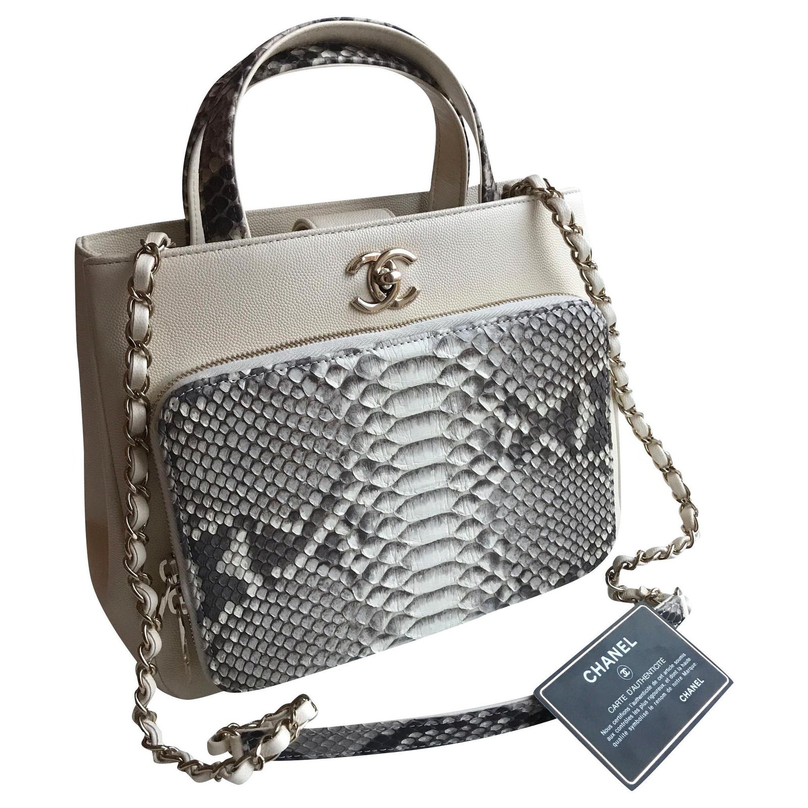 LA' Tote bag, Chanel: Handbags and Accessories, 2020