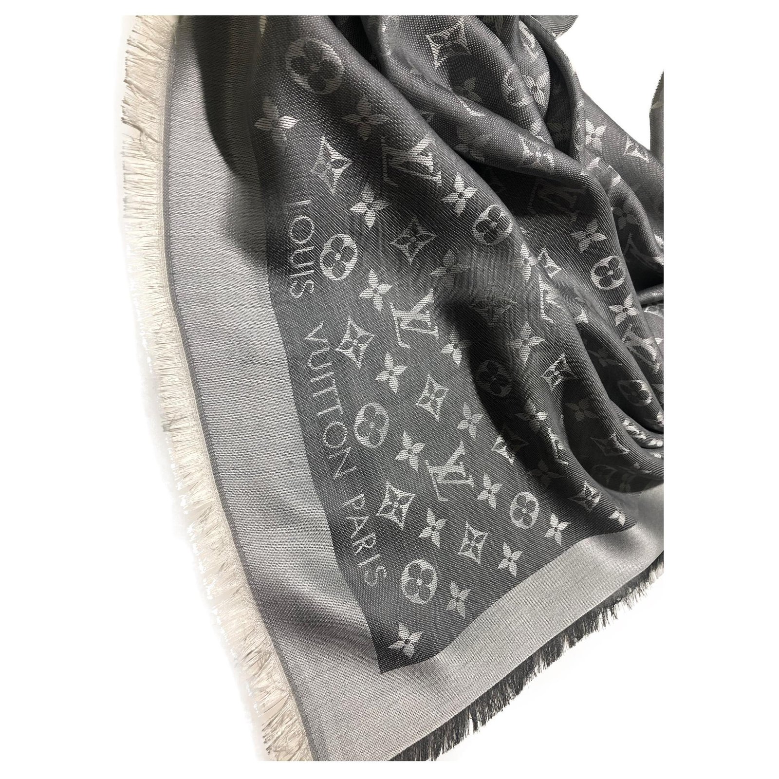 Louis Vuitton monogram gray denim shawl Grey Silk Wool ref.178449 - Joli  Closet