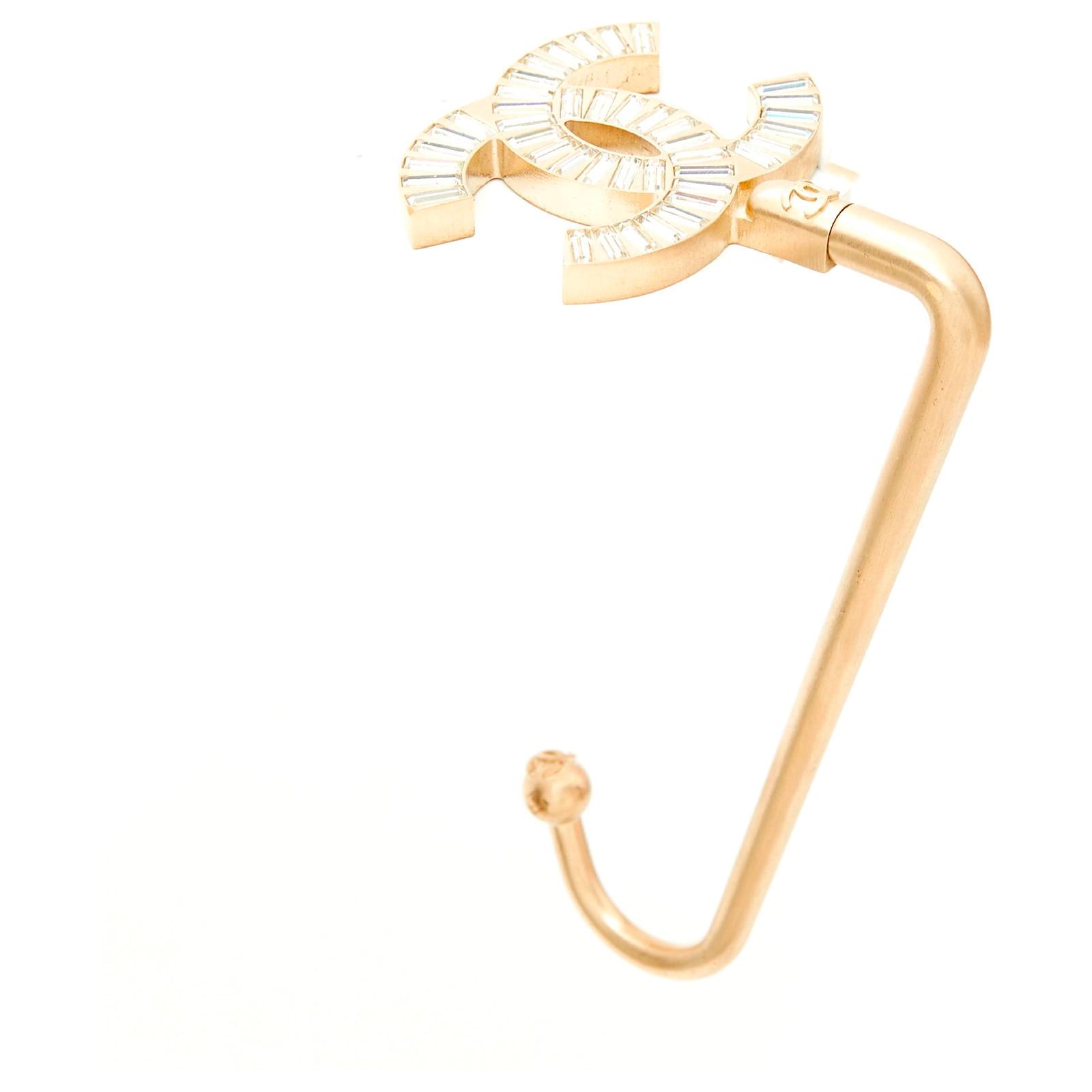 Chanel Appendiabiti CC STRASS D'oro Metallo Joli Closet