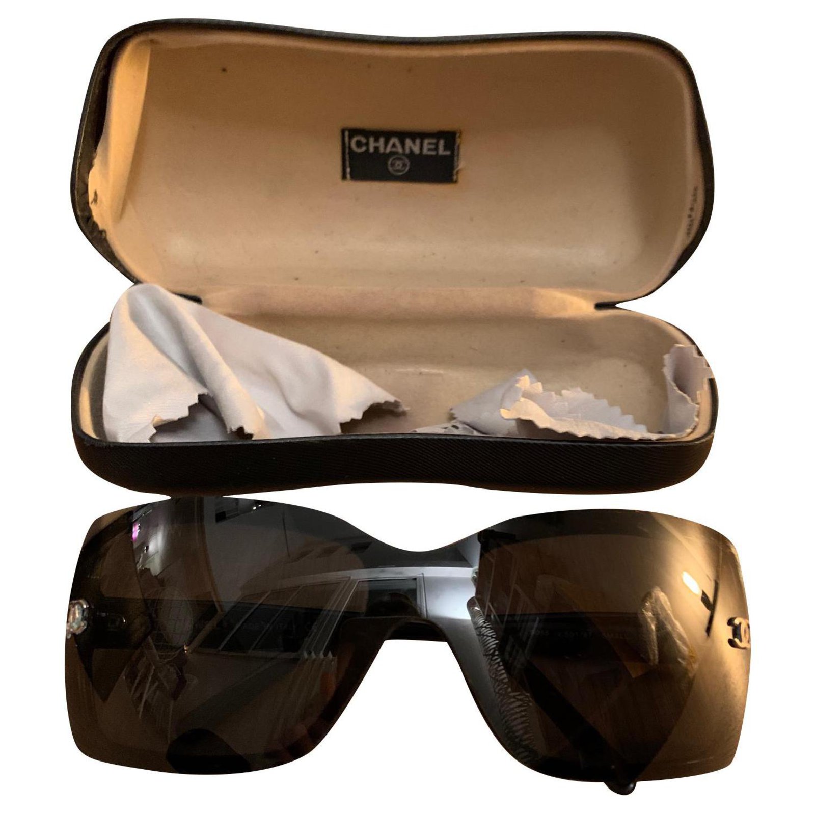 Chanel Sunglasses Black Plastic ref.178975 - Joli Closet