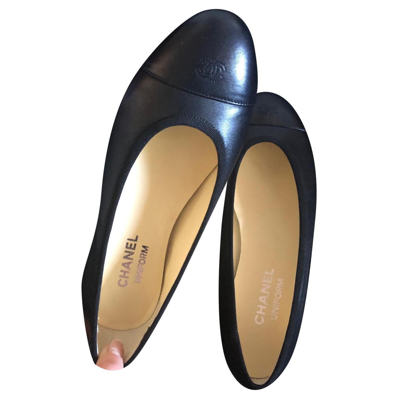 Chanel ballerinas in black patent calf leather 37 , sold with box and  dustbag . Perfect condition , Never used