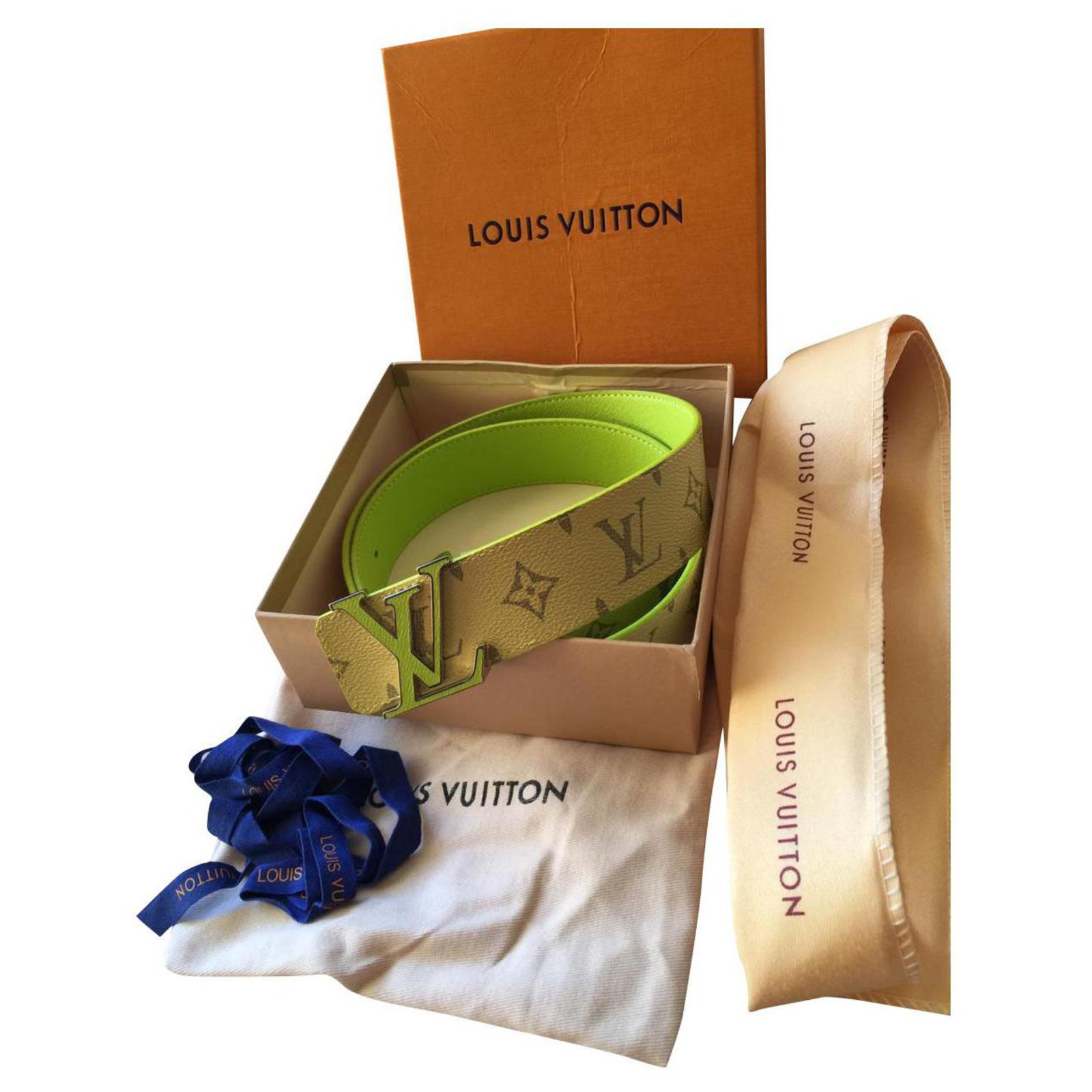 Louis Vuitton Belts Green Cloth ref.184781 - Joli Closet