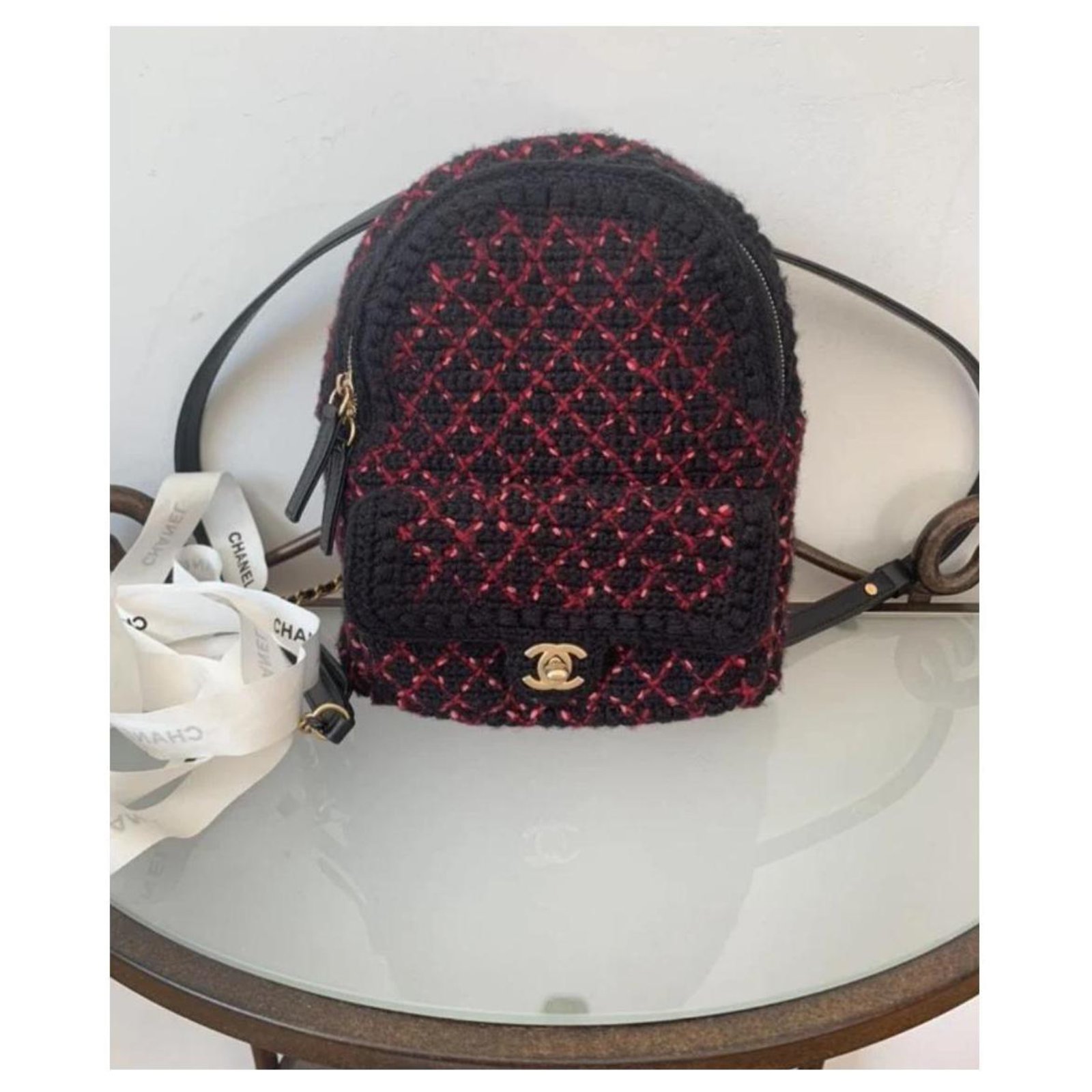 Chanel Knit and Gold-tone metal Backpack Black Pink Leather Cloth  ref.184782 - Joli Closet