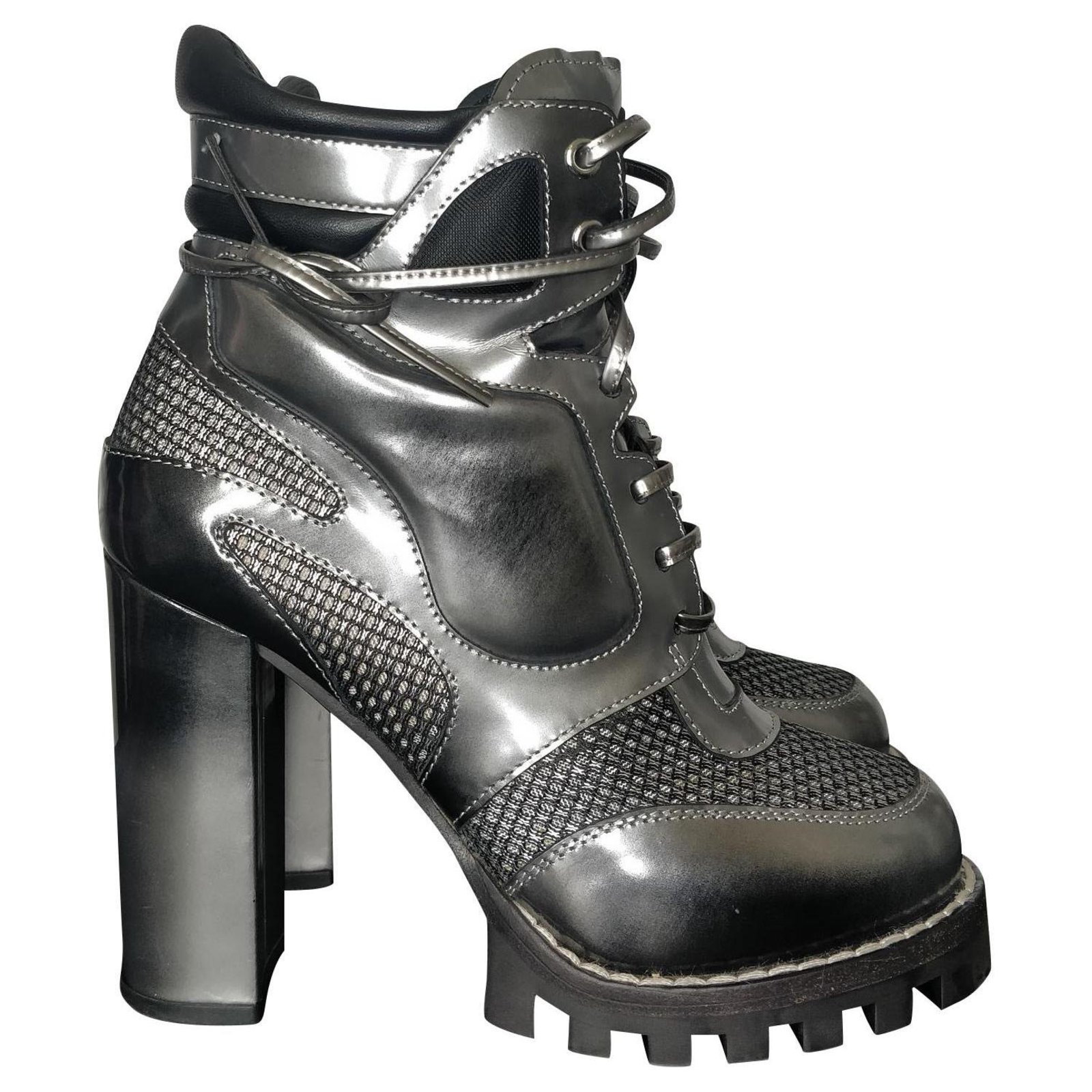 Louis Vuitton Digital Gate Ankle Boots Metallic Leather ref.184837 - Joli  Closet