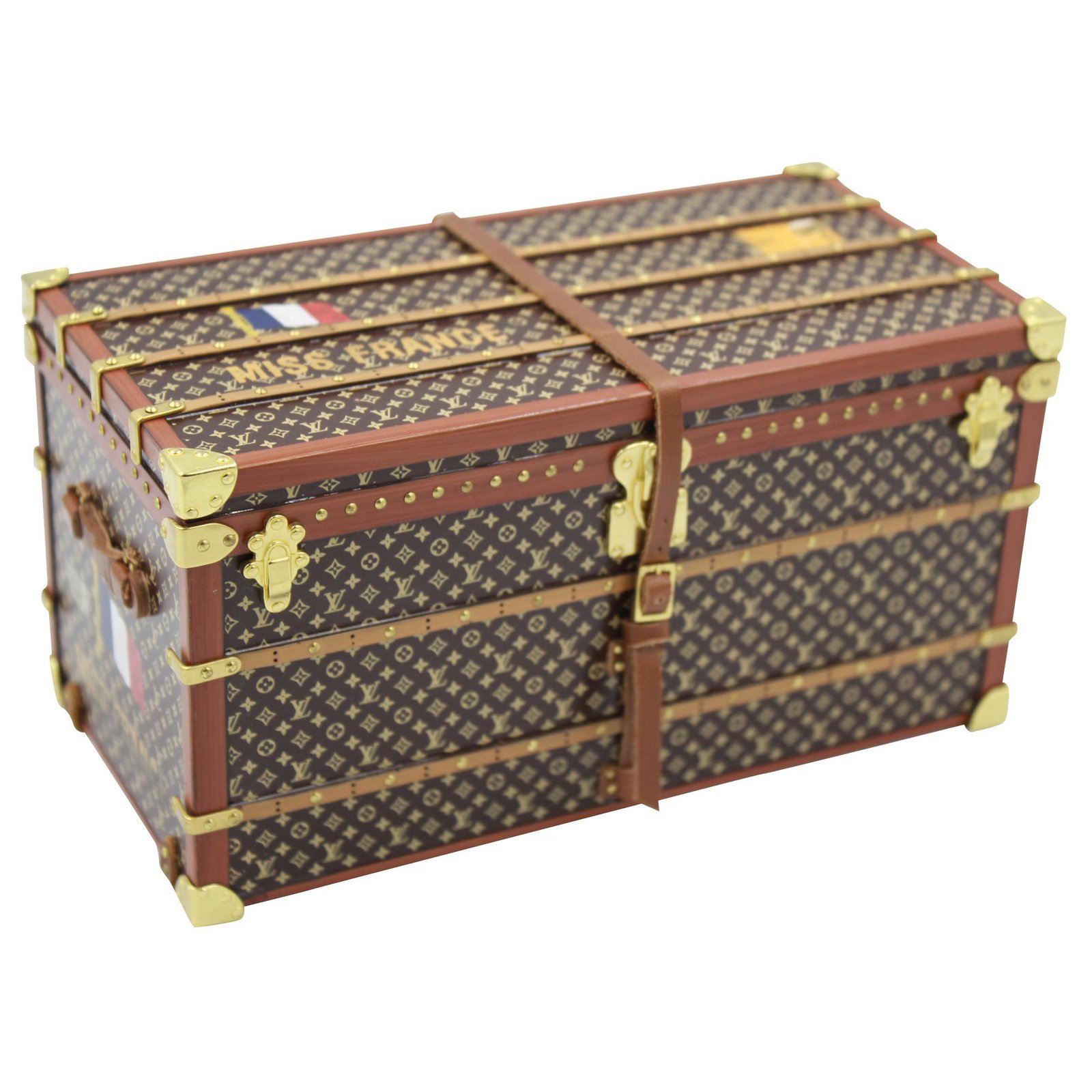 Migration Sky skære ned Louis Vuitton Collectible Small Paperweight Miss France Mini Trunk Brown  Wood ref.185963 - Joli Closet