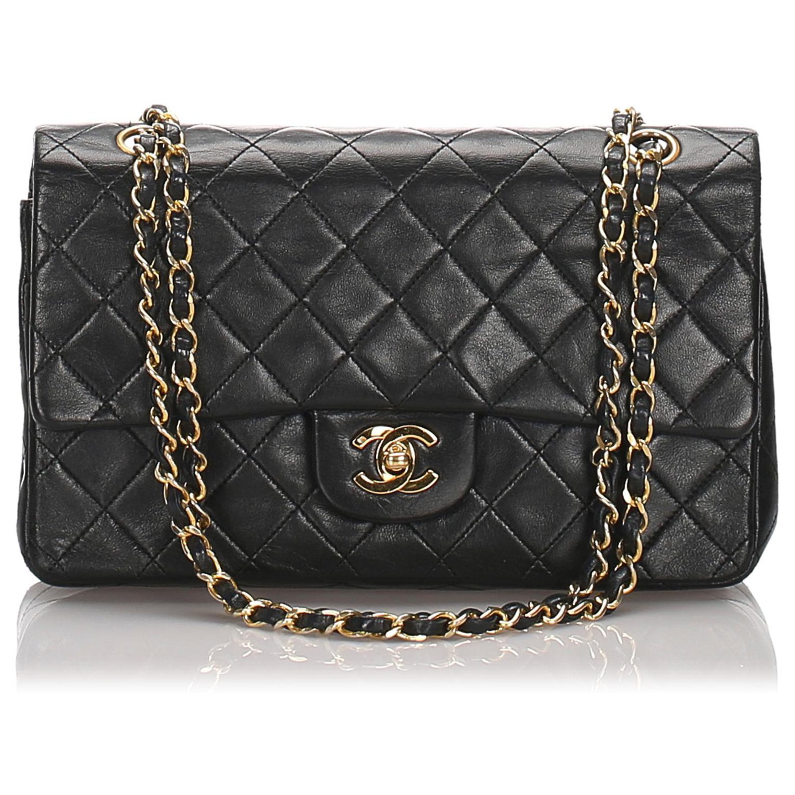 Chanel Black Classic Medium Lambskin lined Flap Bag Leather ref.186704 - Joli  Closet