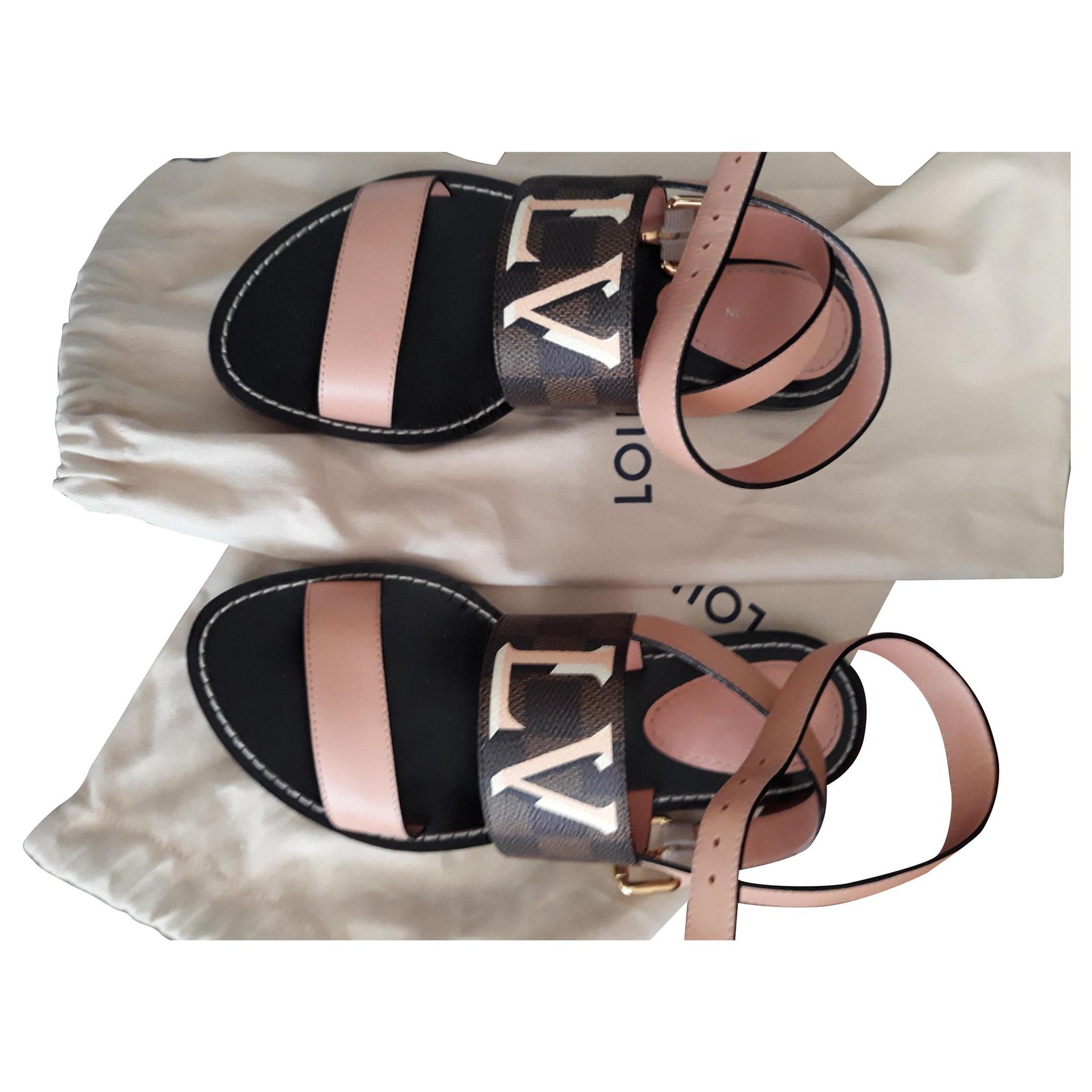 Sandales plates Louis Vuitton pour femme