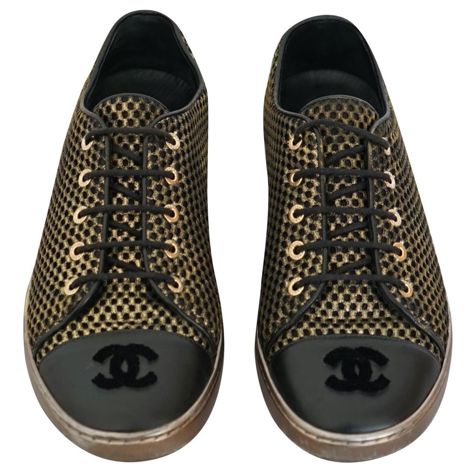Chanel Sneakers Black Golden Leather Nylon ref.189535 - Joli Closet