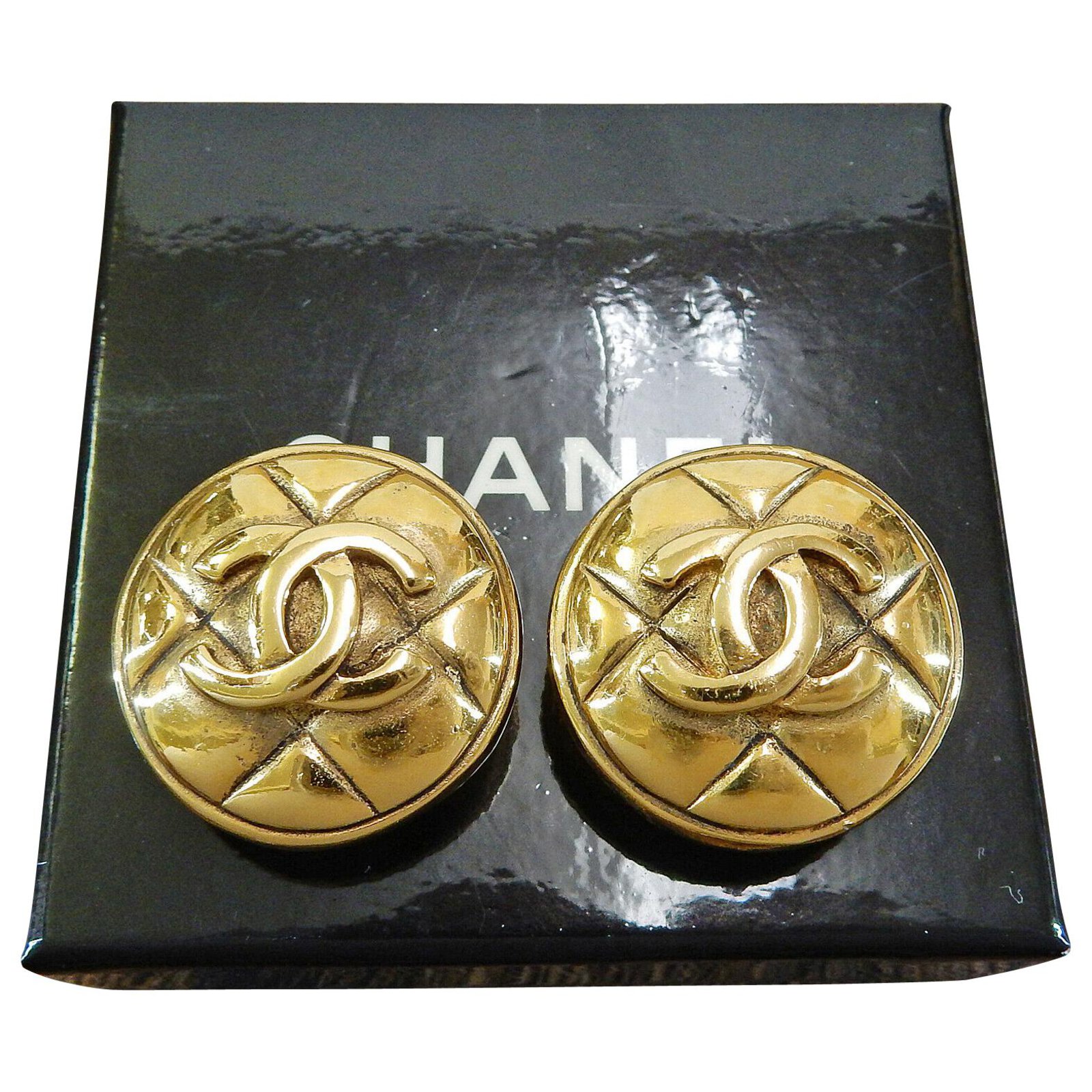 Chanel Vintage Round Clip Earrings Golden Gold-plated ref.190905 - Joli  Closet