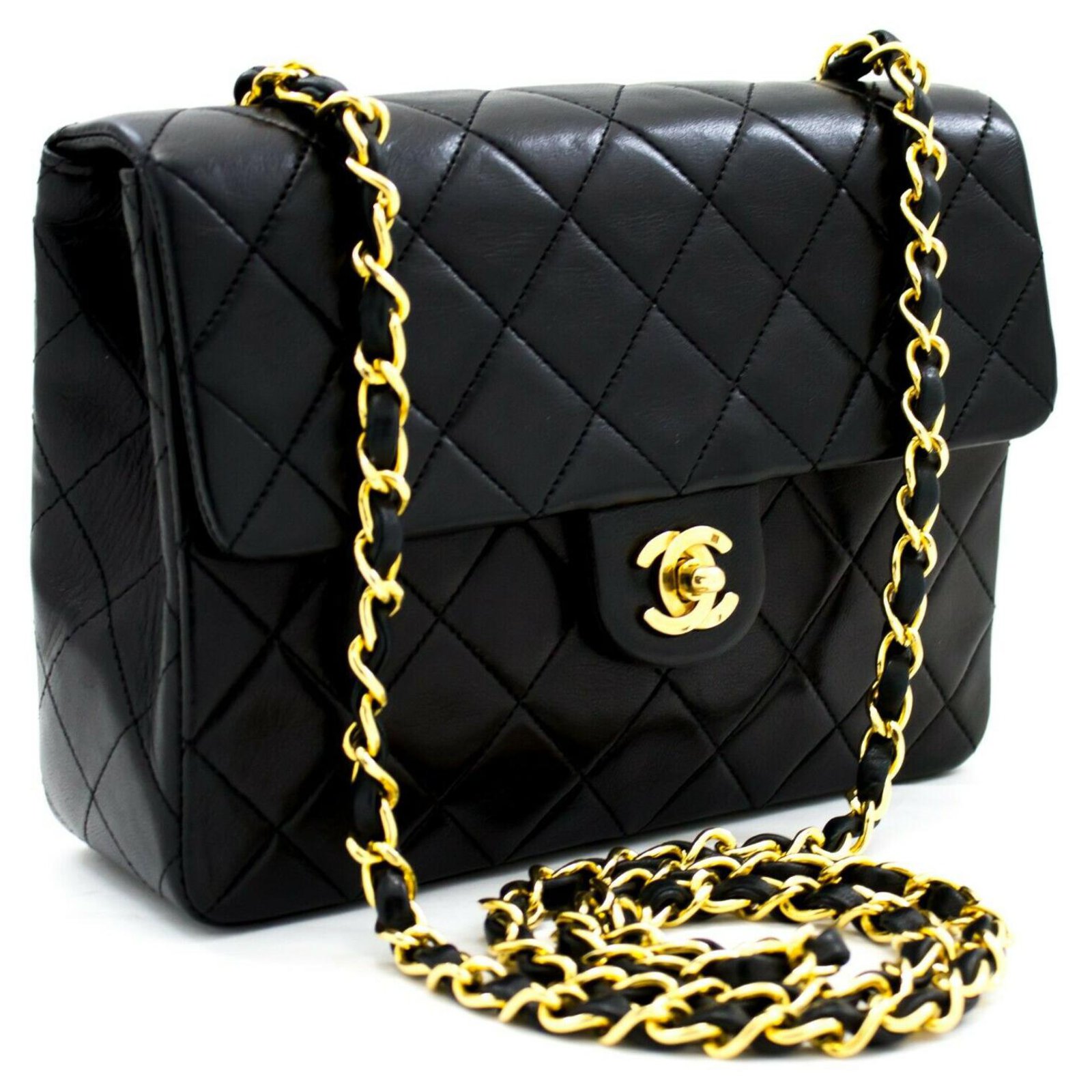 chanel pochette shoulder bag