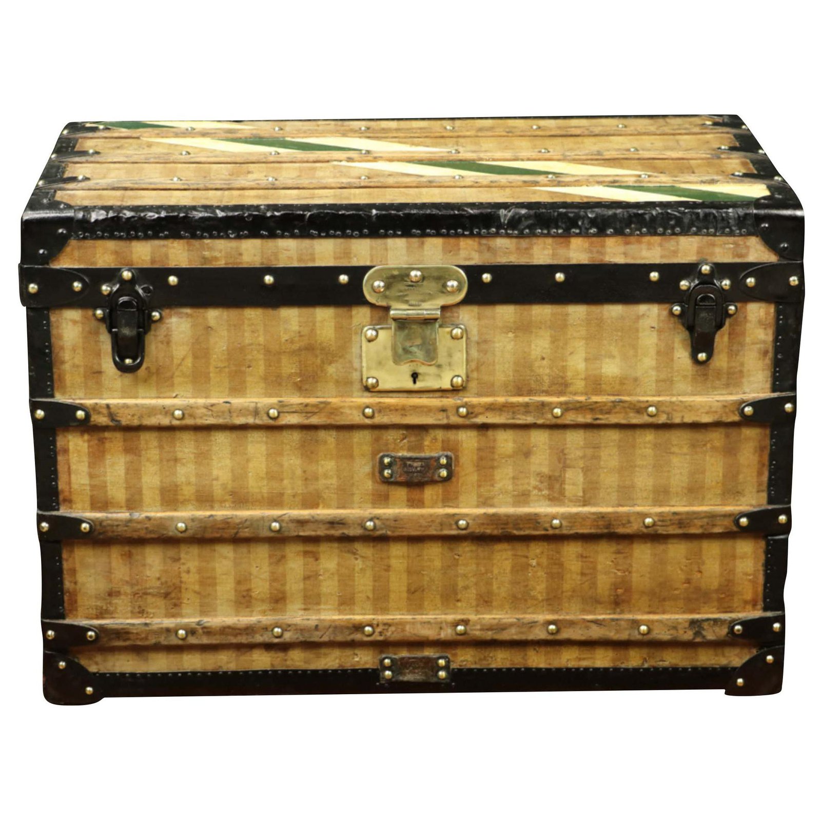 Restoration of a Louis Vuitton striped trunk from 1870: state