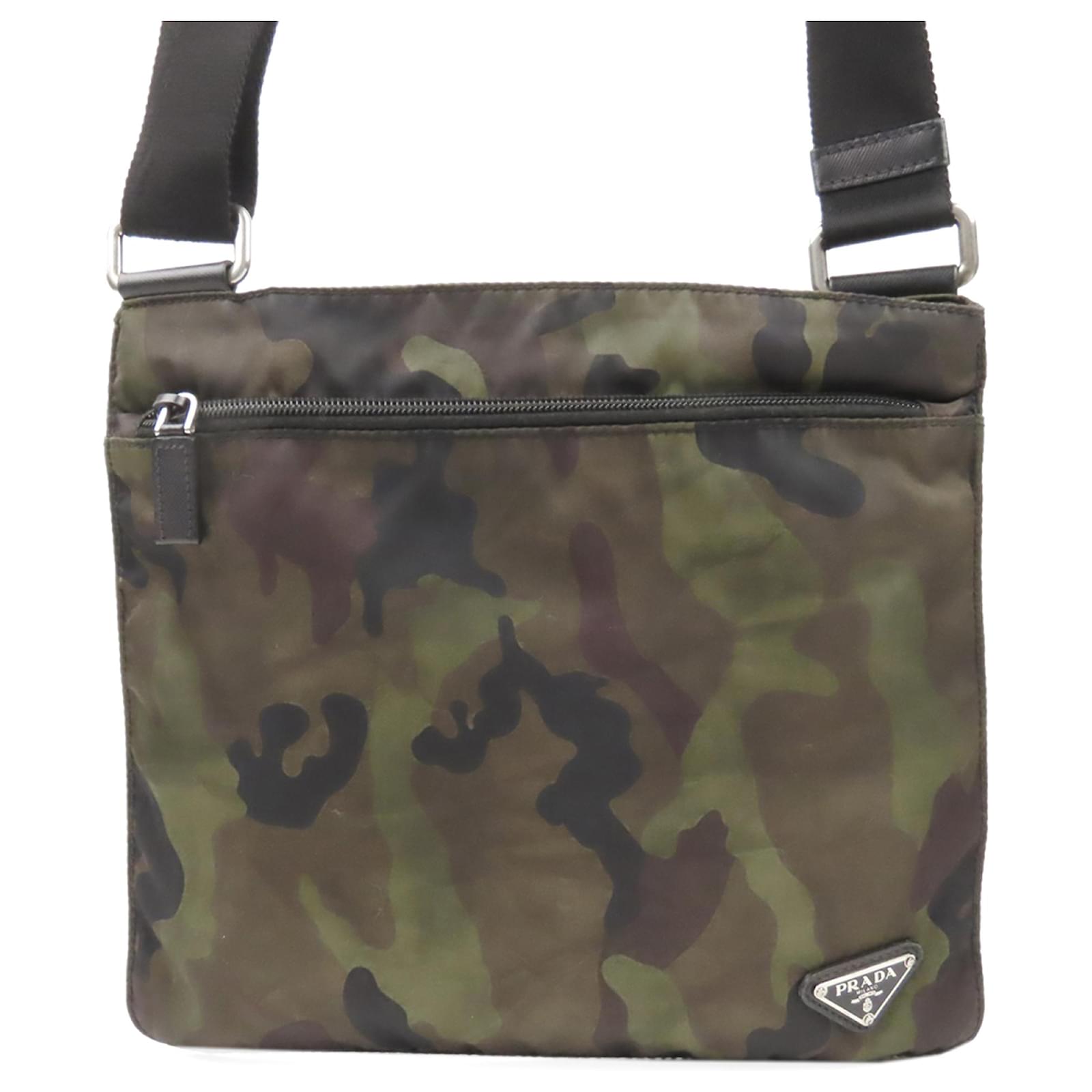 Prada Green Tessuto Camouflage Umhängetasche Mehrfarben Grün Nylon