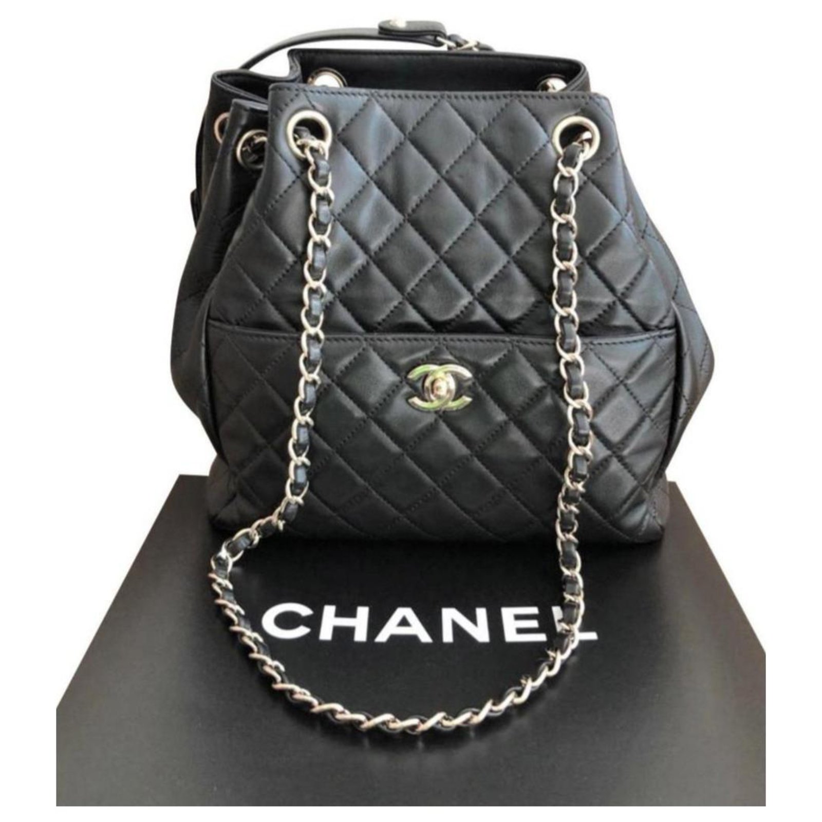 Chanel CC lock black lambskin bucket bag Blue Leather ref.194162 - Joli  Closet