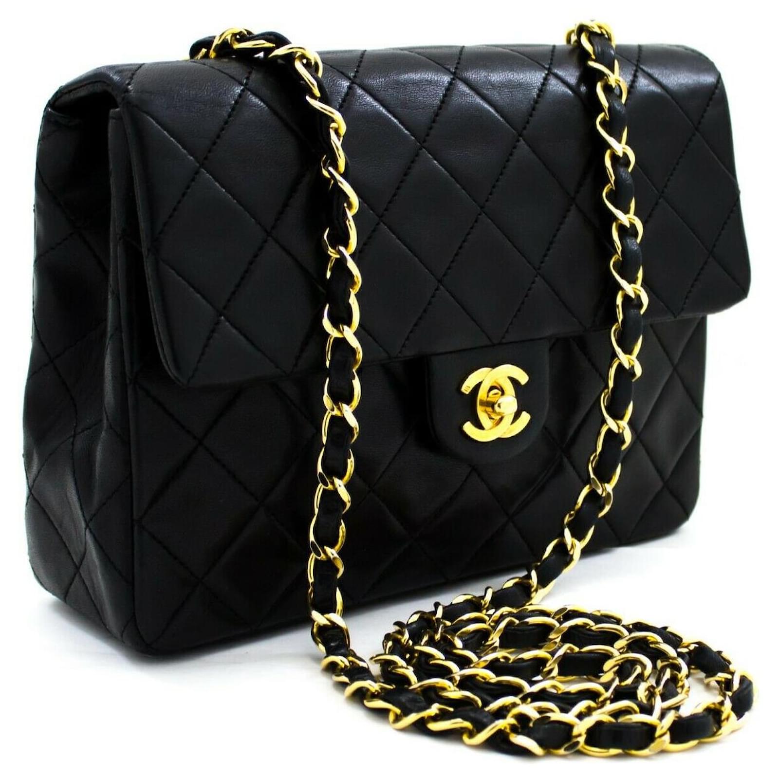 chanel pochette shoulder bag