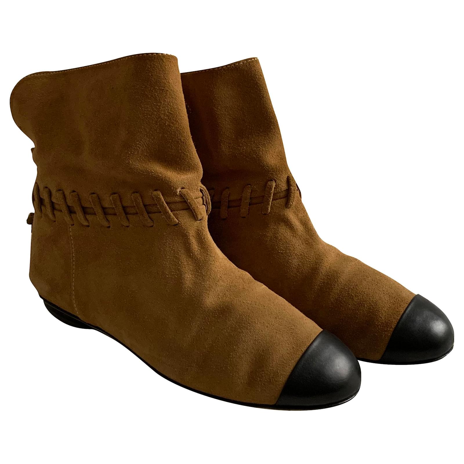 Chanel Botas bajas de ante Castaña Suecia ref.196572 - Joli Closet