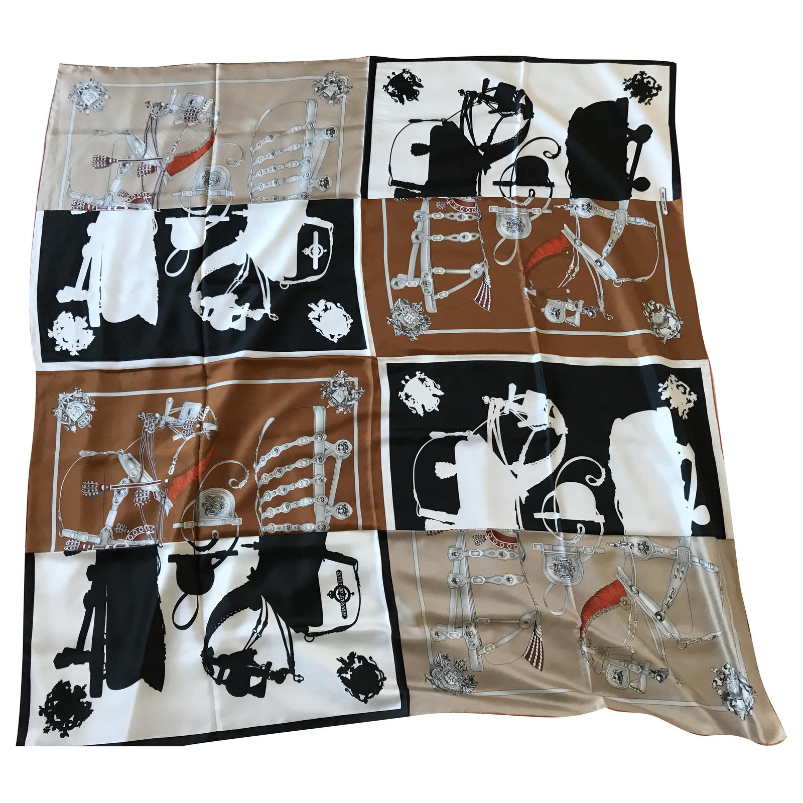 harnais de cour bandana shawl 140