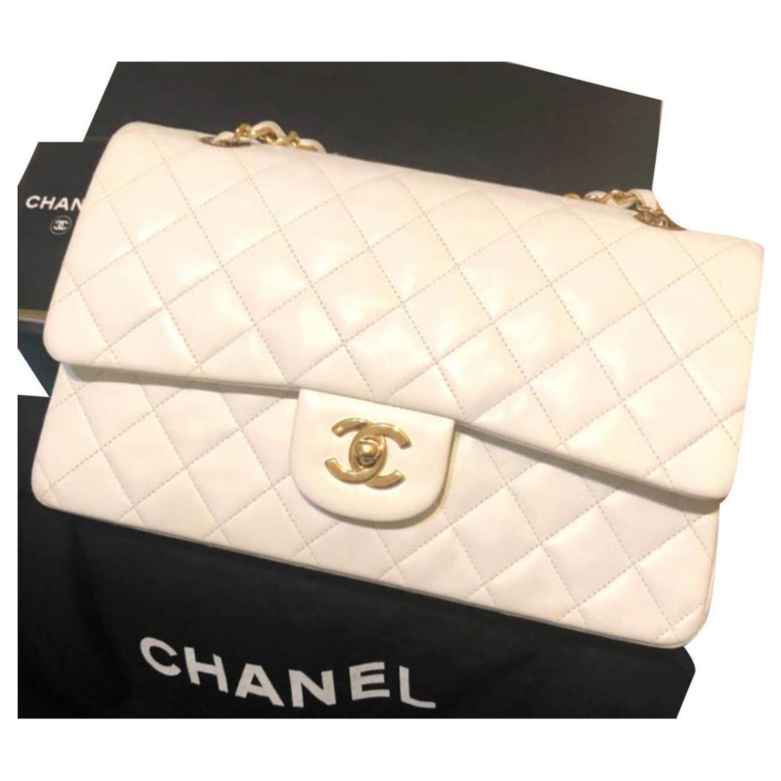 Timeless Vintage Chanel white medium classic flap bag Leather  -  Joli Closet