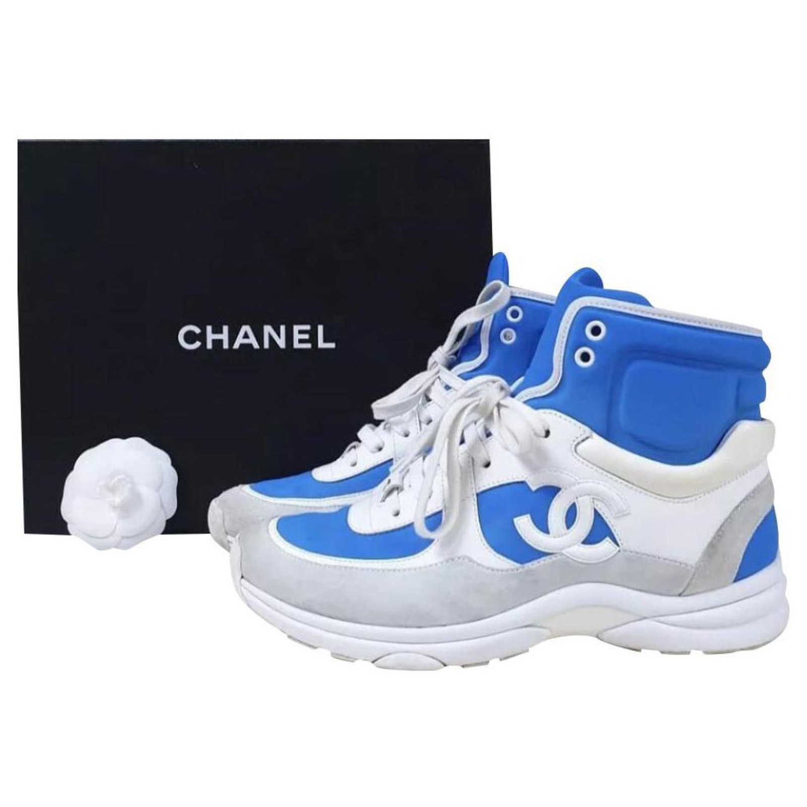 Chanel Chanel White Leather Gray Suede 