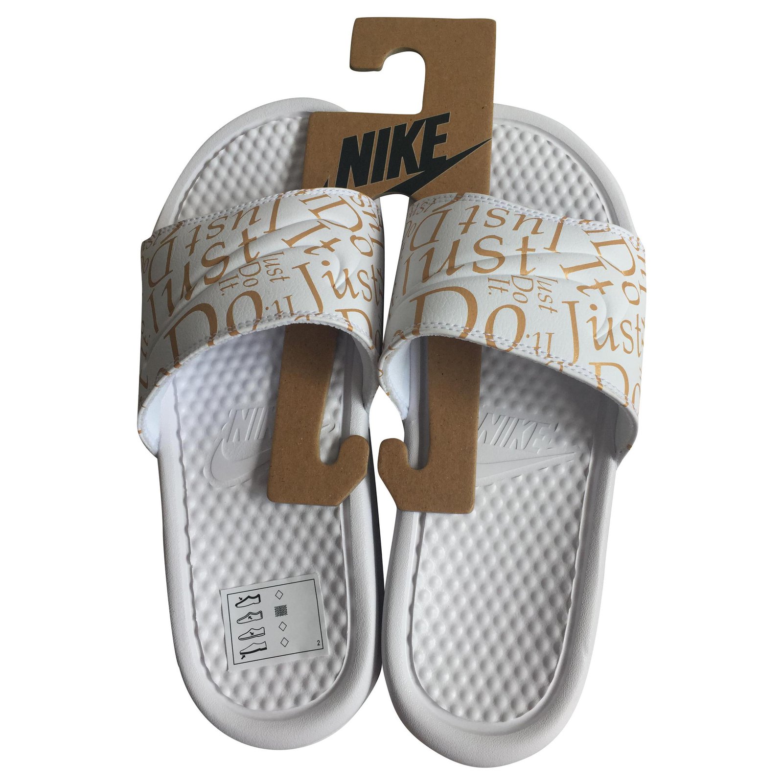 Claquettes Nike blanches et dorees T38 Synthetique ref.203498 Joli Closet