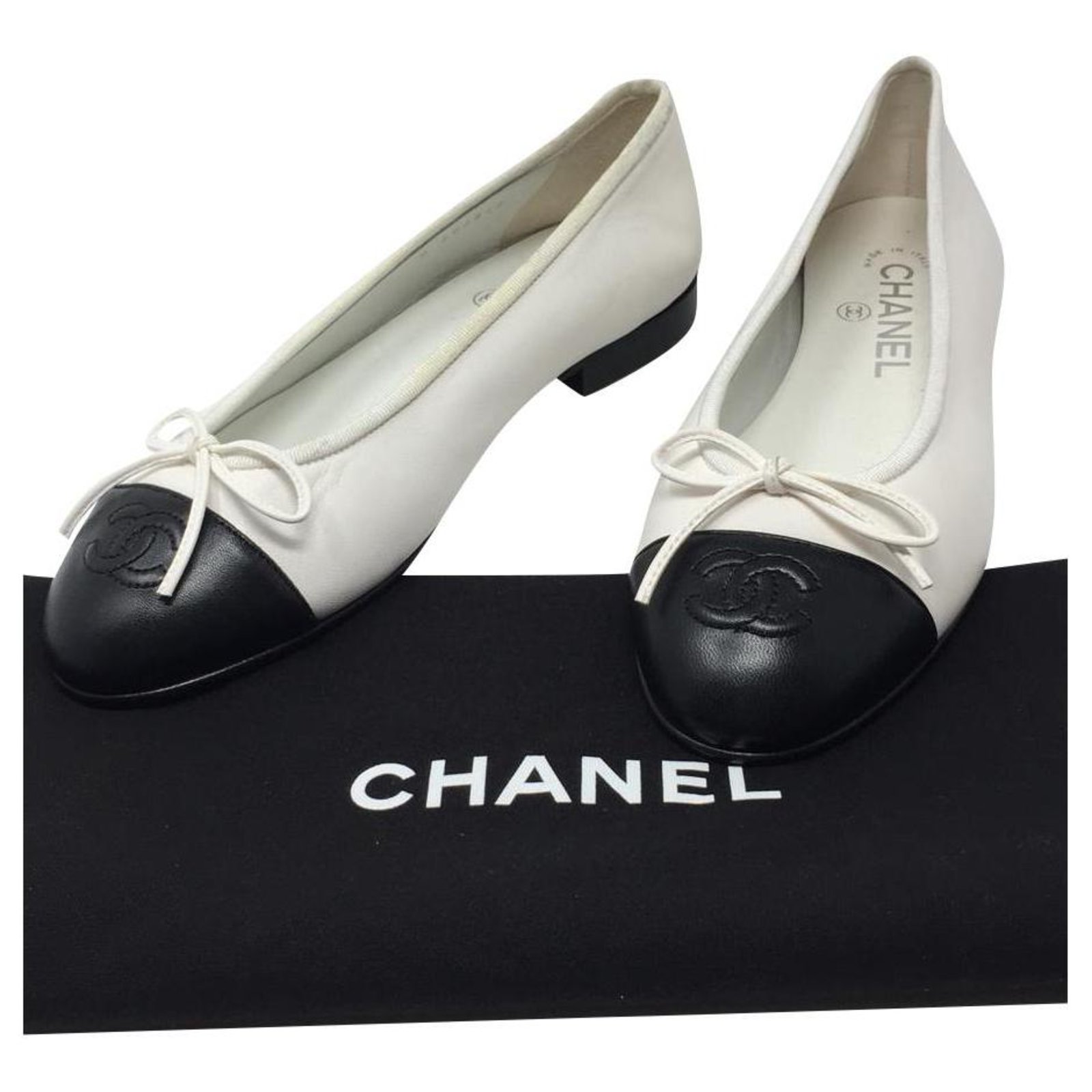 CHANEL BALLET FLATS WHITE BLACK BALLERINA BRAND NEW Leather  -  Joli Closet