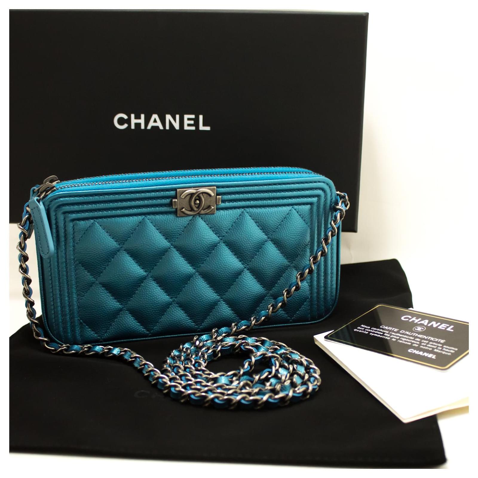 chanel boy pochette
