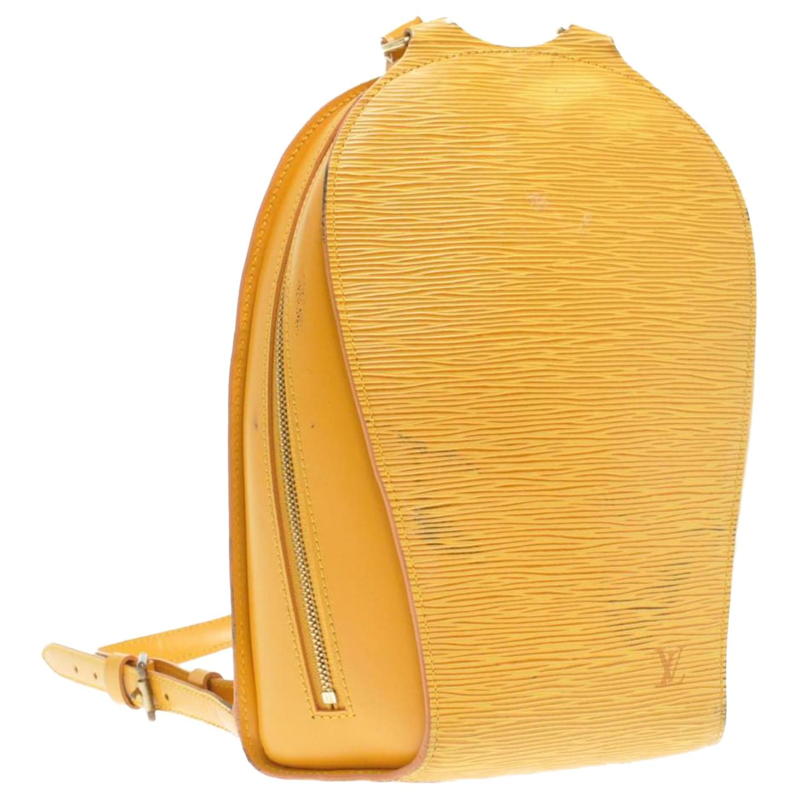 Louis Vuitton Backpack Yellow Patent leather ref.206564 Joli Closet