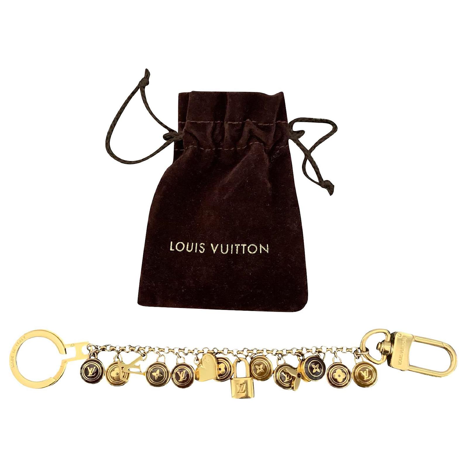 Louis Vuitton Bag charms Gold hardware Metal ref.210928 Joli Closet