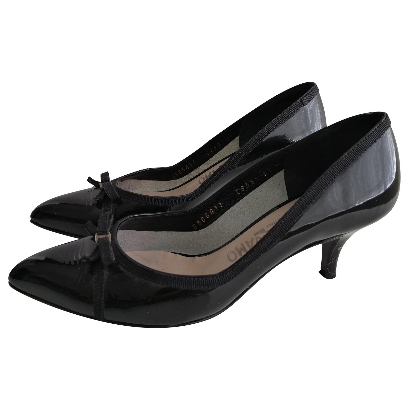 SALVATORE FERRAGAMO -Vara Patent Leather Bow Black Pump Heels
